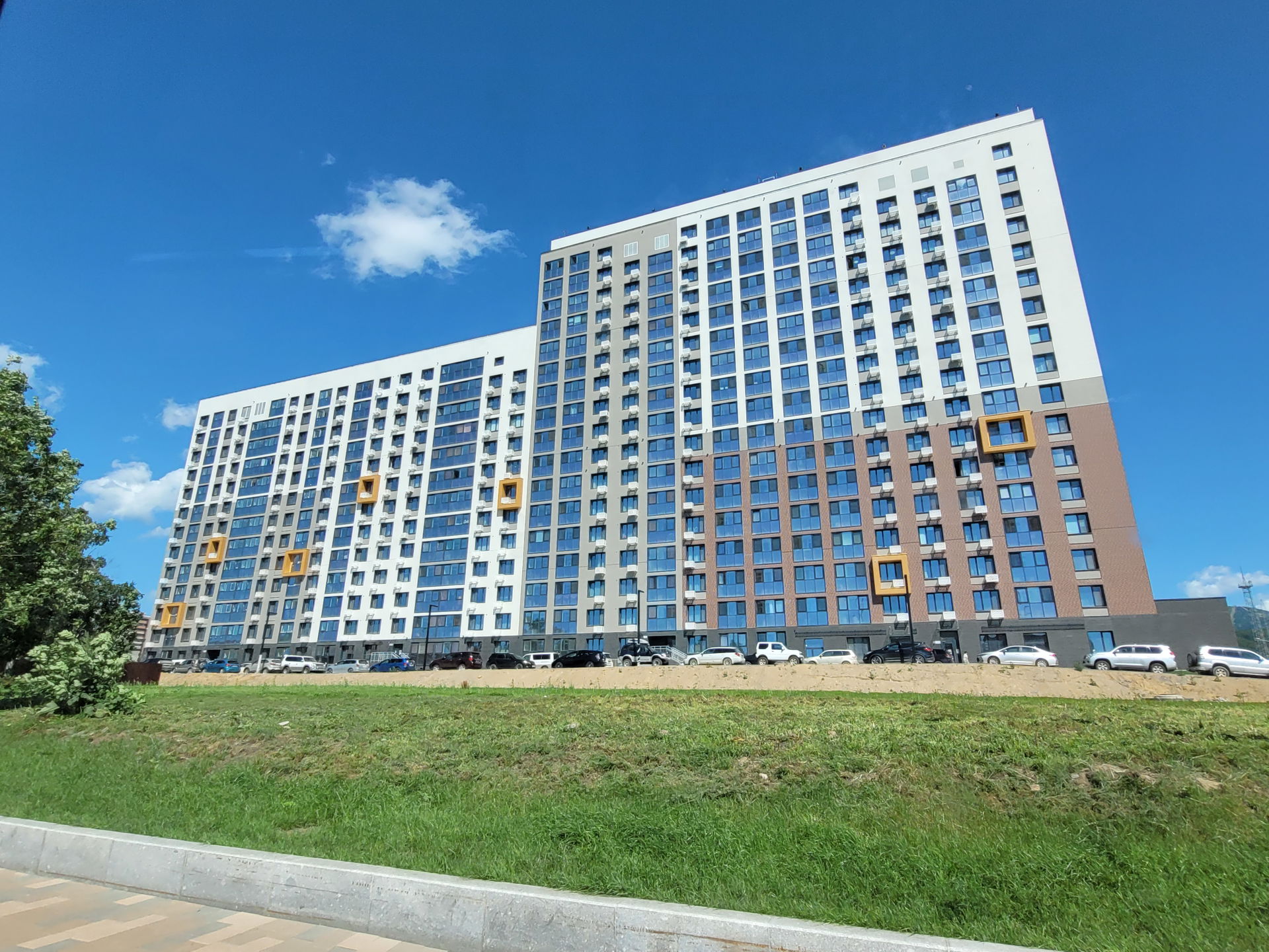Yuzhno-Sakhalinsk apartments building 2022-08