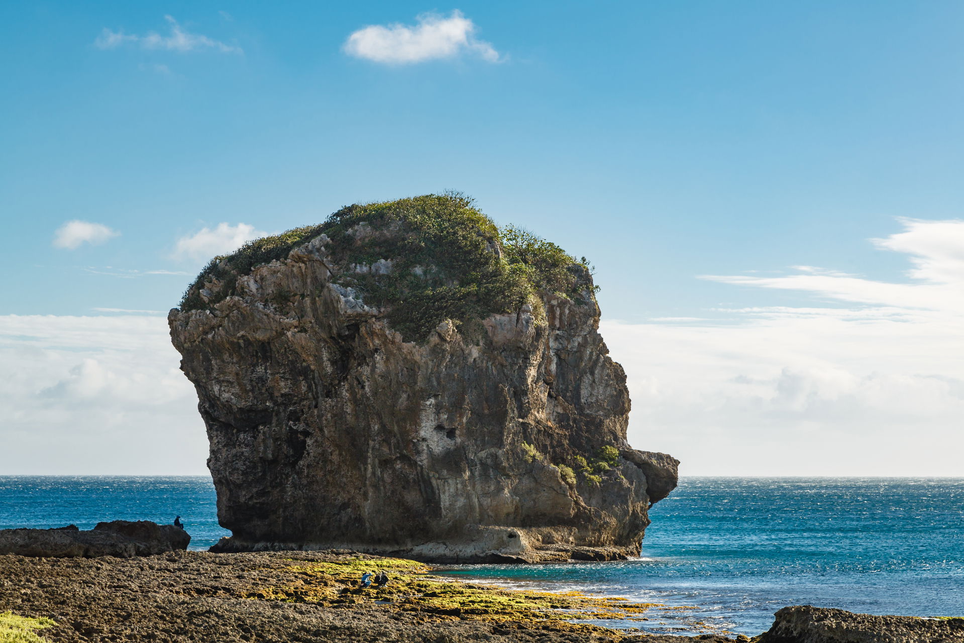 Kenting, Hengchun Township, Taiwan: Sail Rock (船帆石)