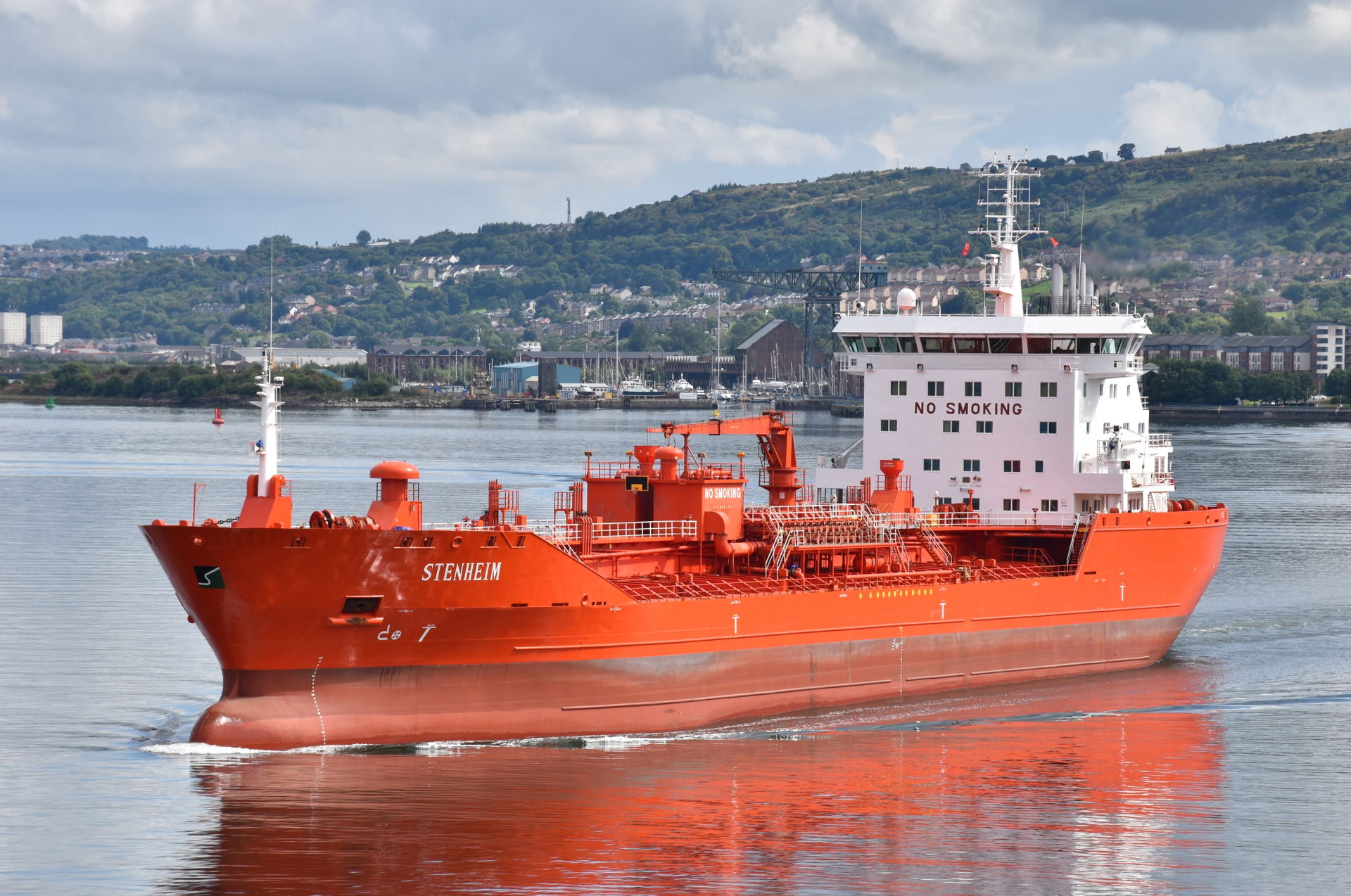 Chemical tanker Stenheim passing Greenock, outbound from Glasgo…