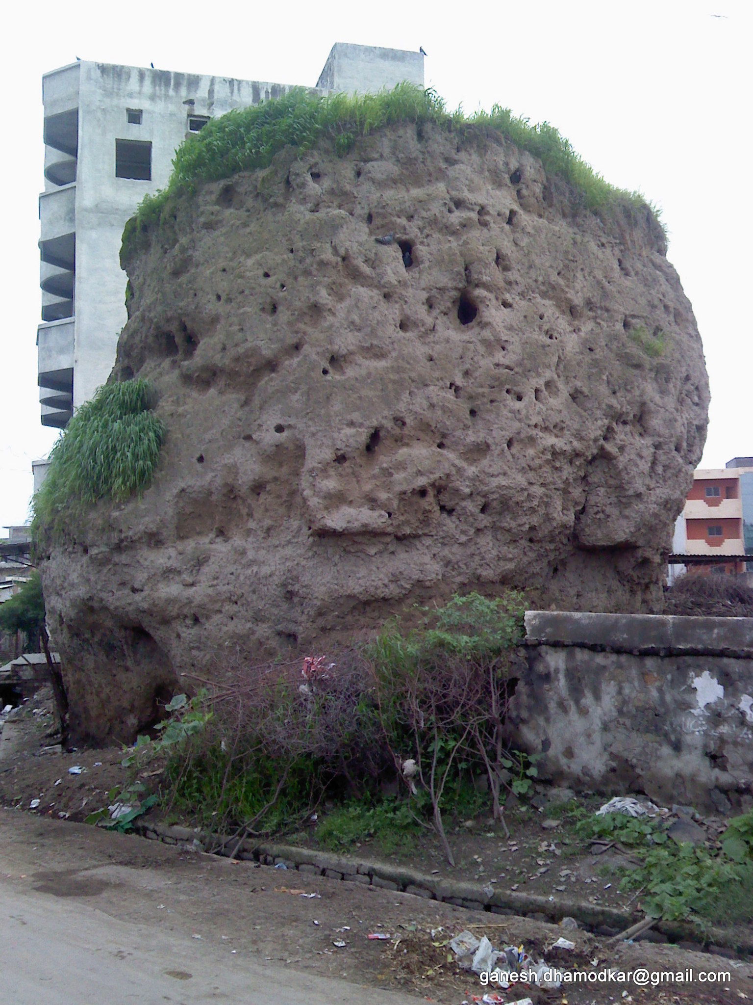 A "garhi" at Shegaon