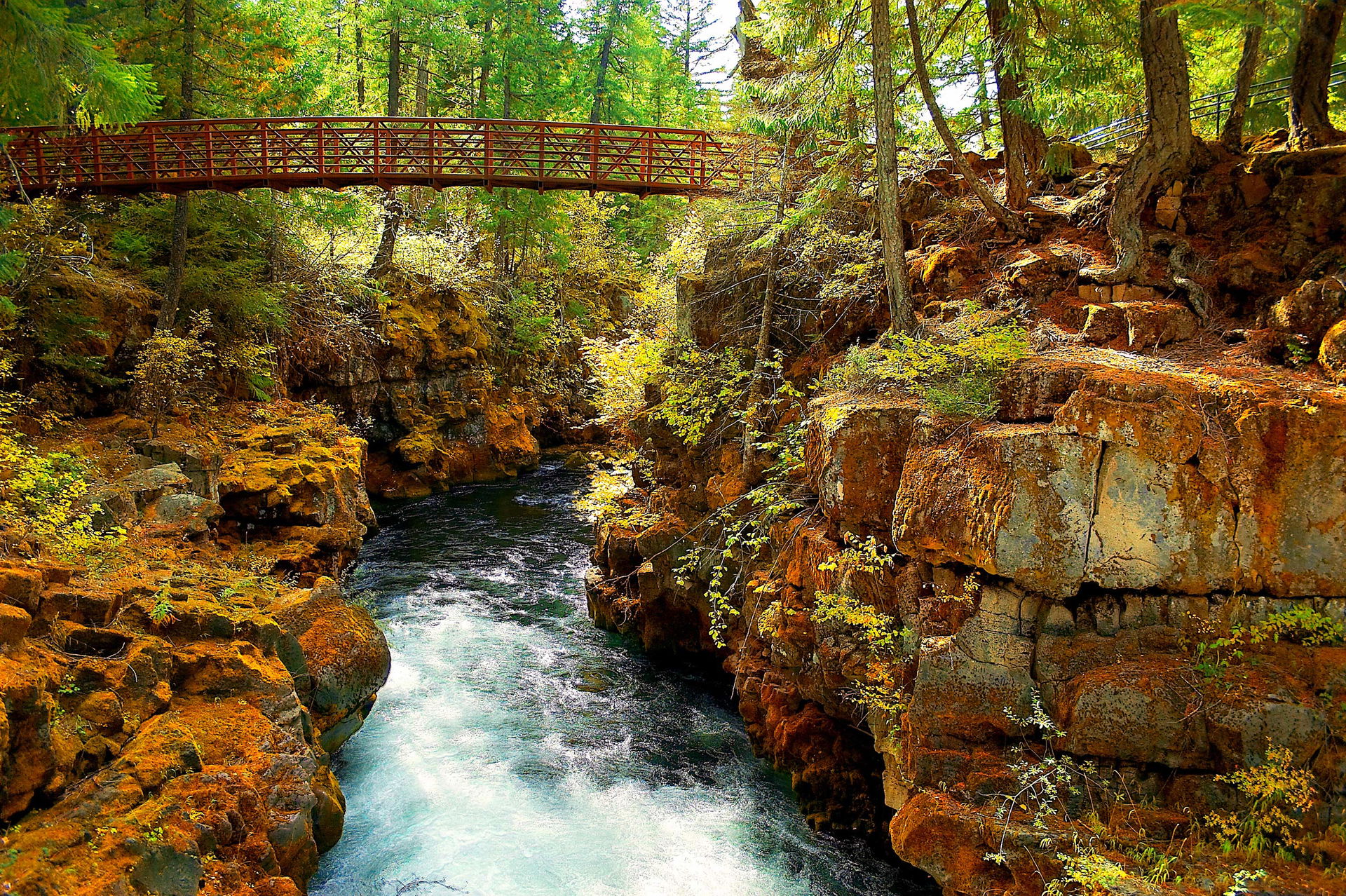 Rogue River, Oregon, USAPowerful Impressions