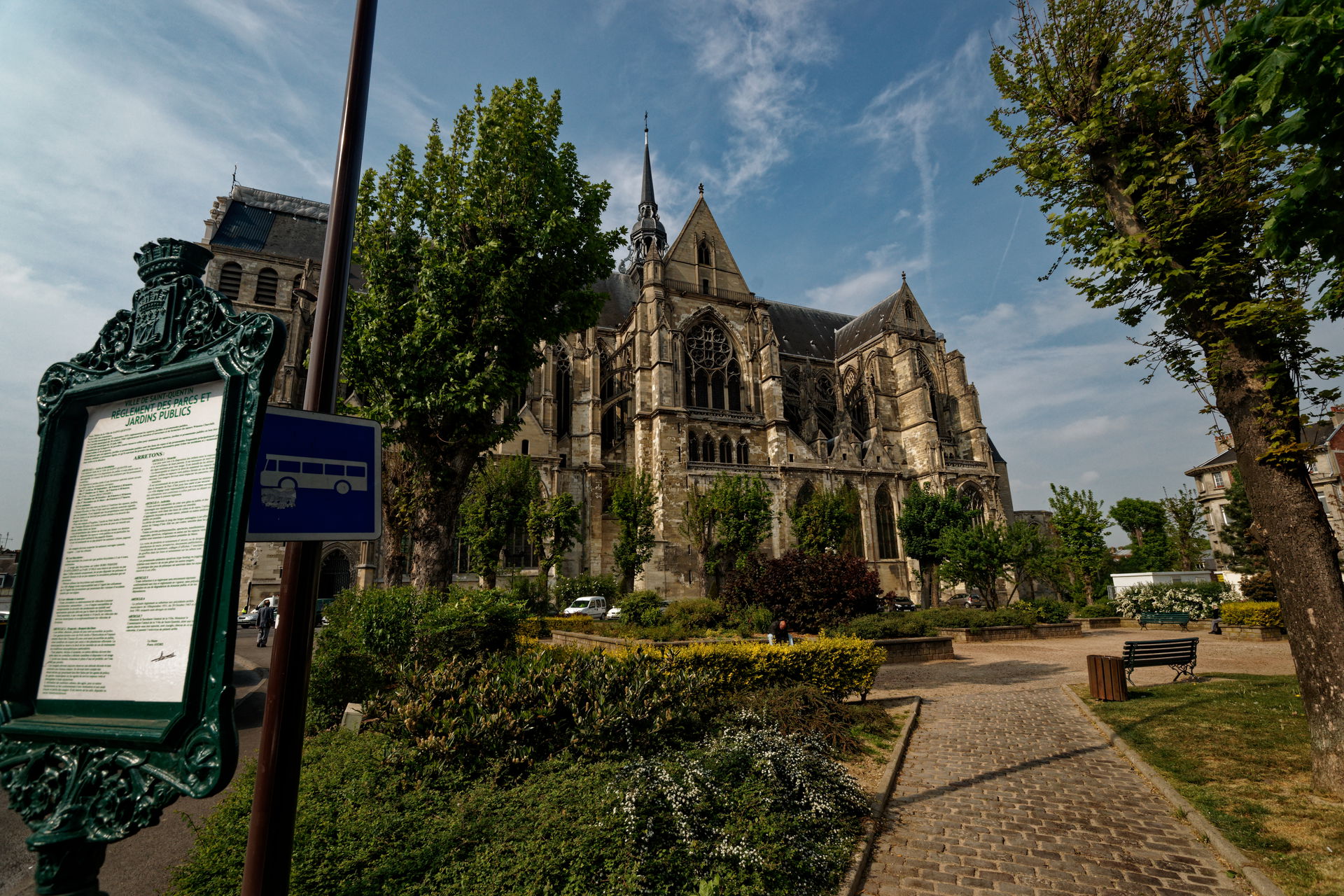 Saint-Quentin - Place Des Enfants De Choeur - View NNE on Basil…