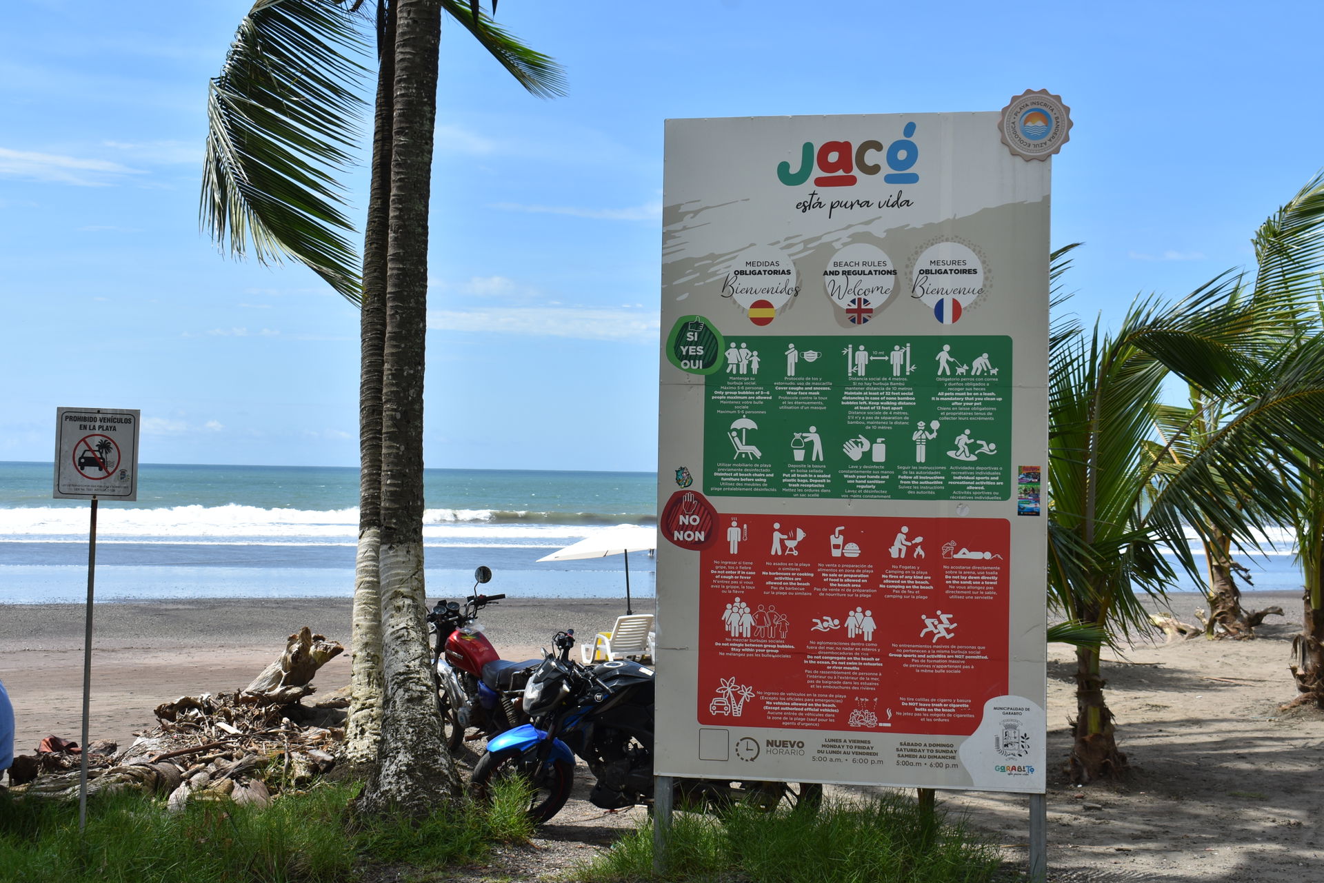 Acceso principal a la playa de Jacó, es un distrito y ciudad ca…