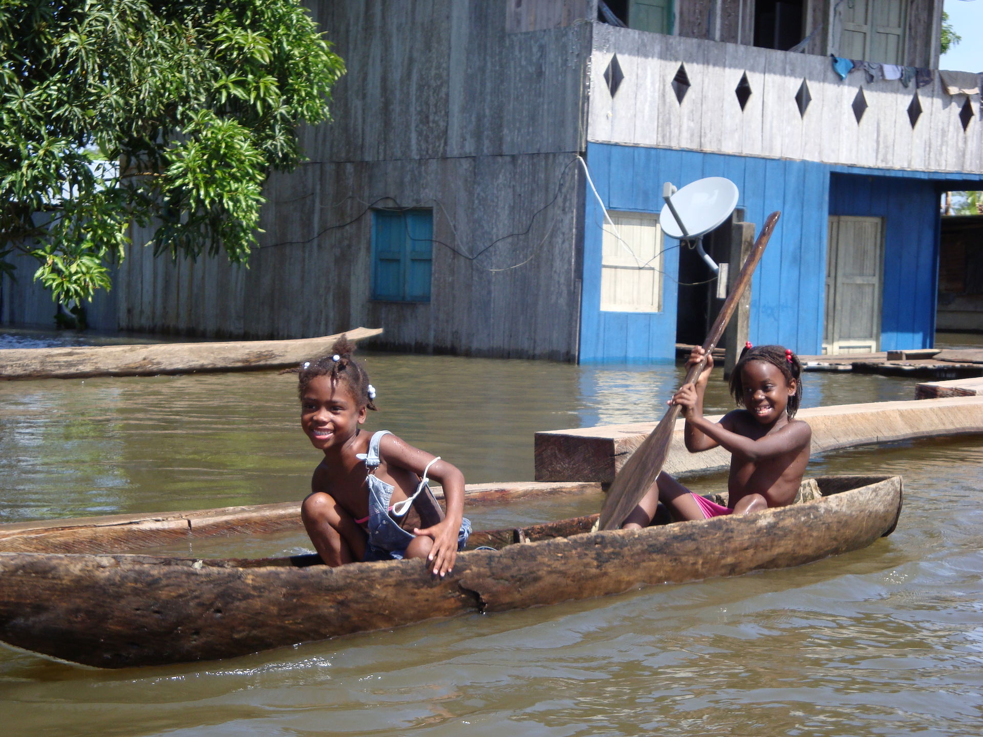 Niñas de la población afrocolombiana en La Honda, Riosucio, Cho…
