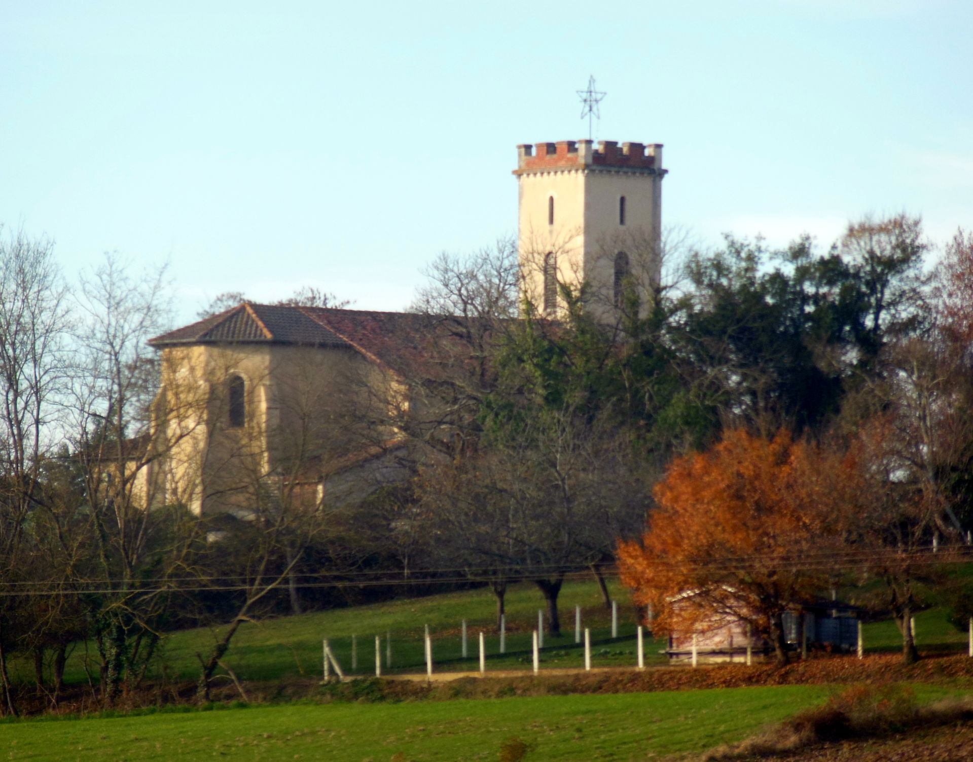 Église Saint-Pierre de Banos (Landes, FRance), vue extérieure