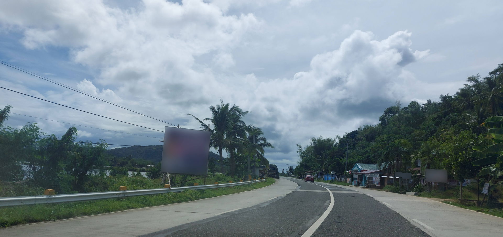 Ajuy, Iloilo highway, Note that the blurred image showing the f…