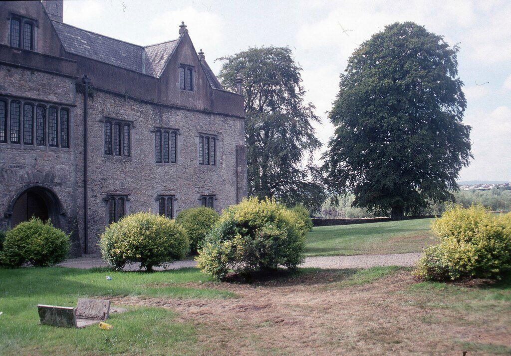 Joined up thinking 1565 - Carrick on Suir, County Tipperary