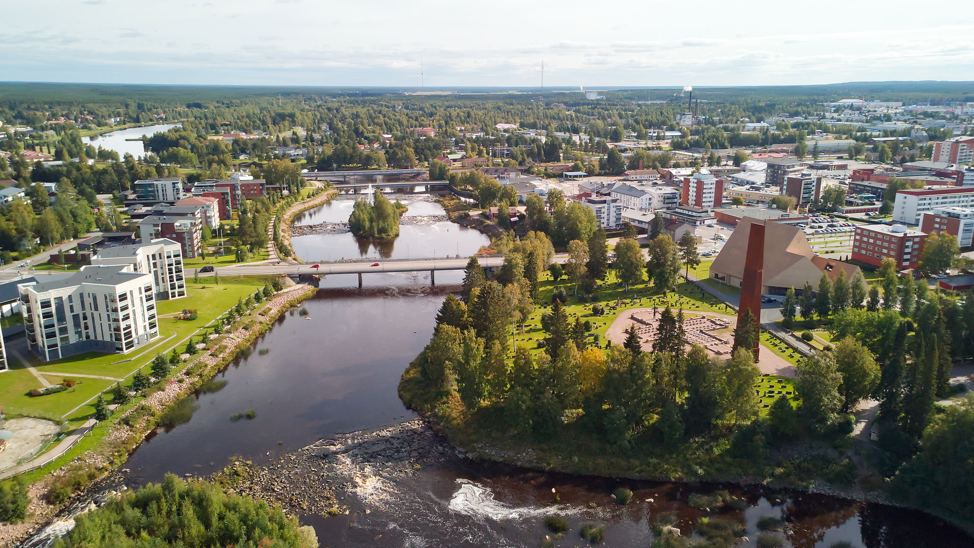 Ilmakuva Ylivieskan keskustassa syyskuussa 2022, keskellä Kalaj…