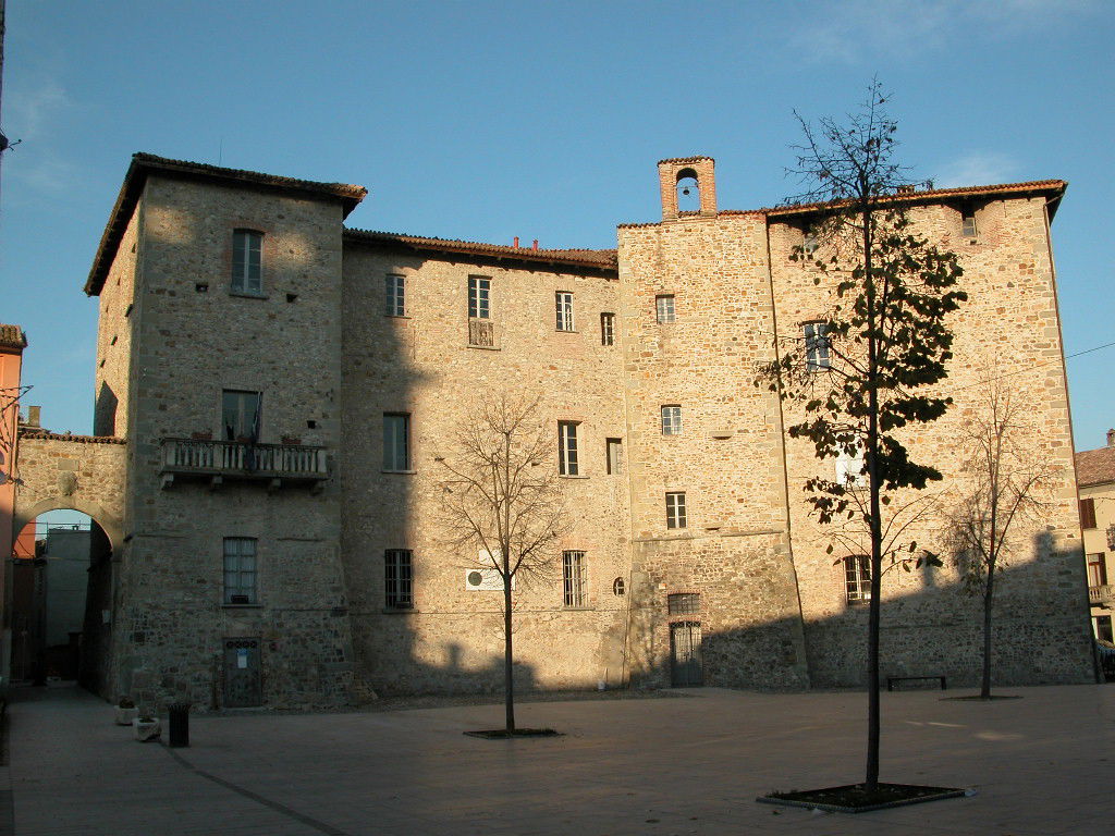 Foto mia personale, sede del comune di Pianello Valtidone, 2007