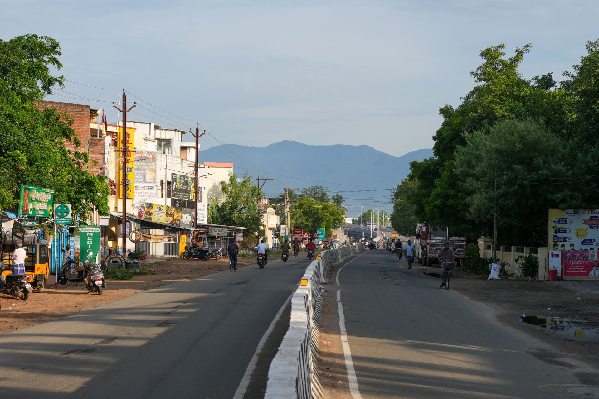 View to NW, PAC Ramasamy Raja Salai (Rajapalayam - Vembakottai …