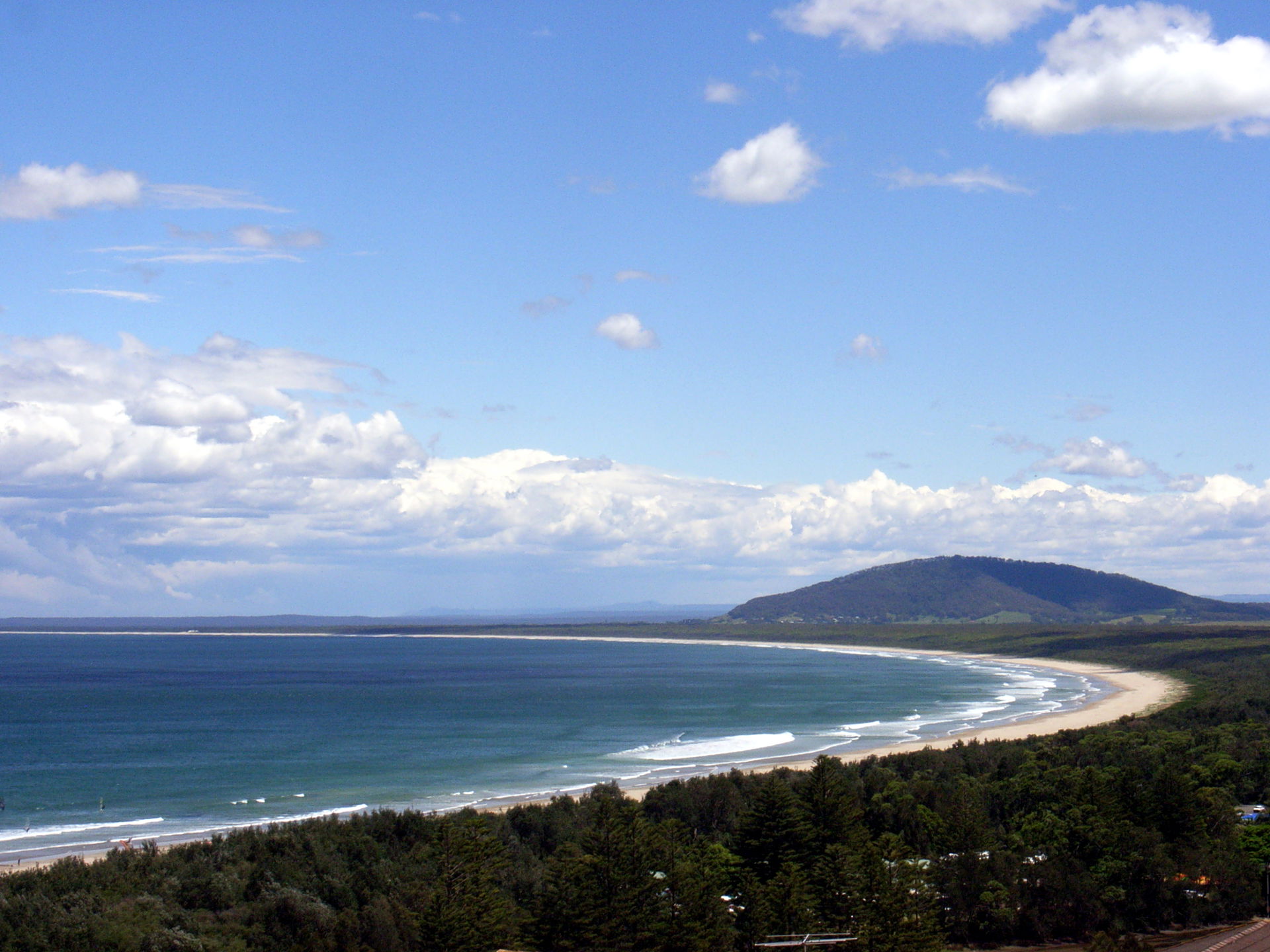 Seven Mile Beach and Mt Coolangatta; looking south from Geroa N…