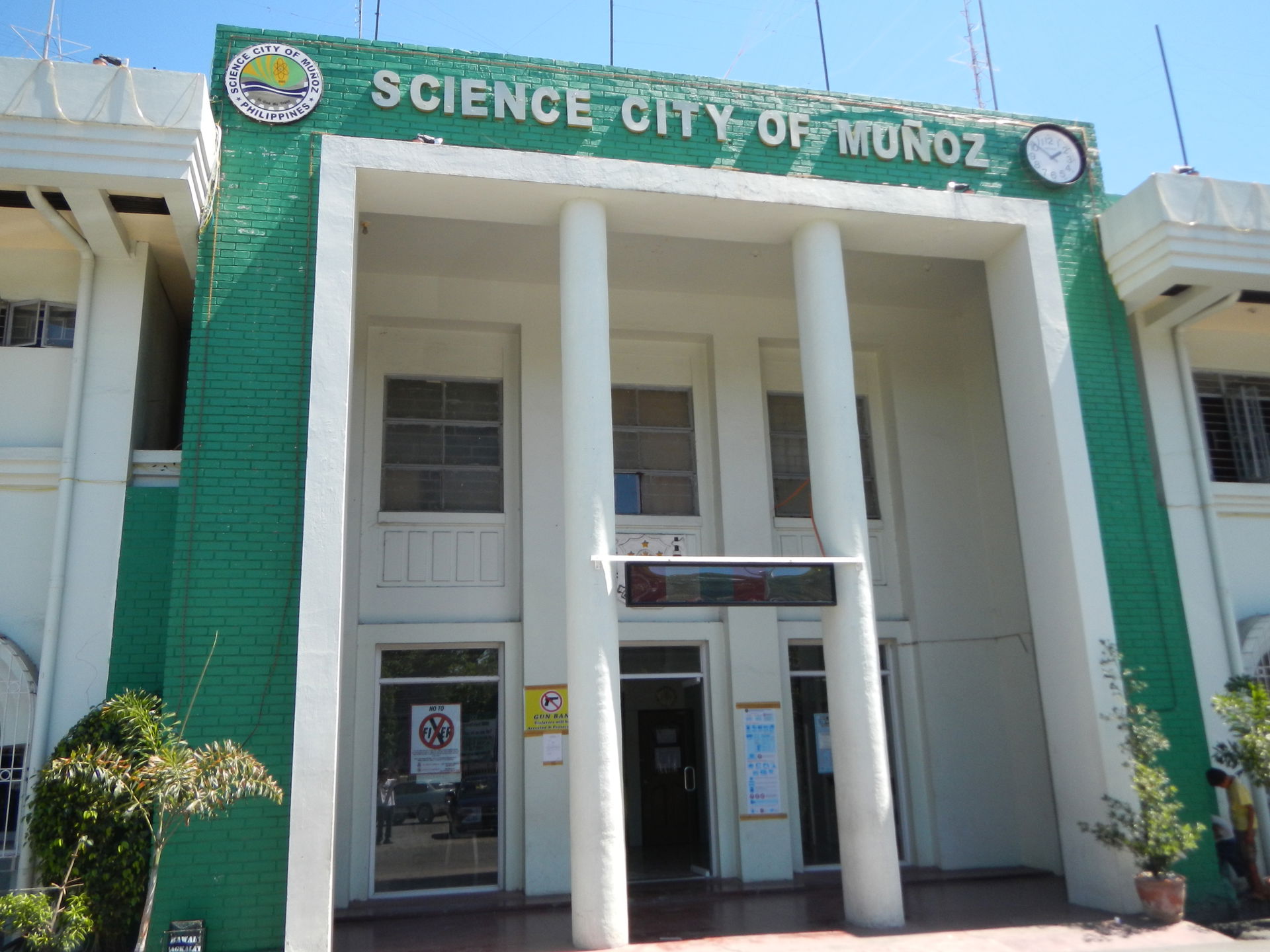These are the rare photos of tje Town hall and scenic Science C…