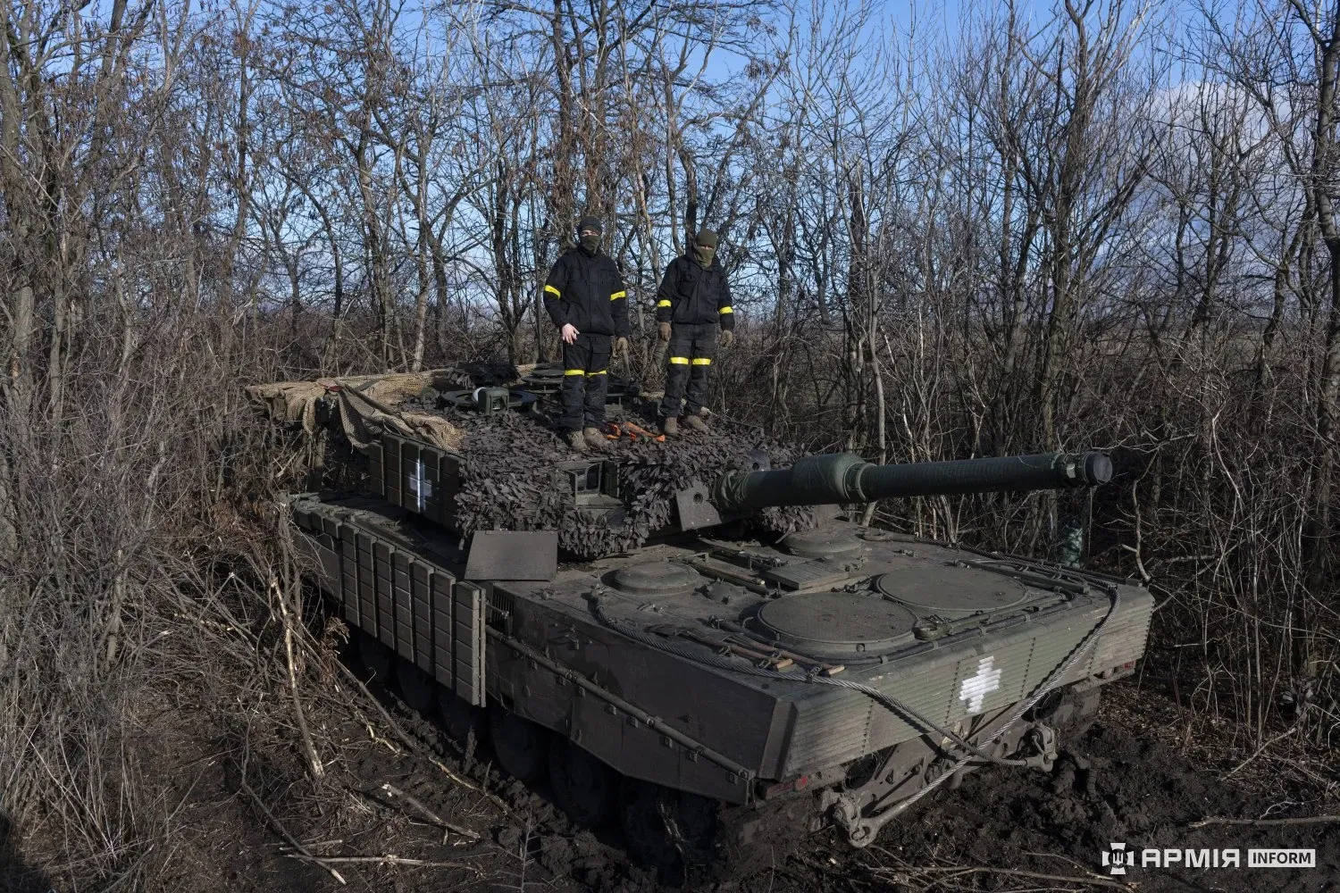 Leopard 2A4 with Kontakt-1 reactive armor in Ukrainian 155th Me…