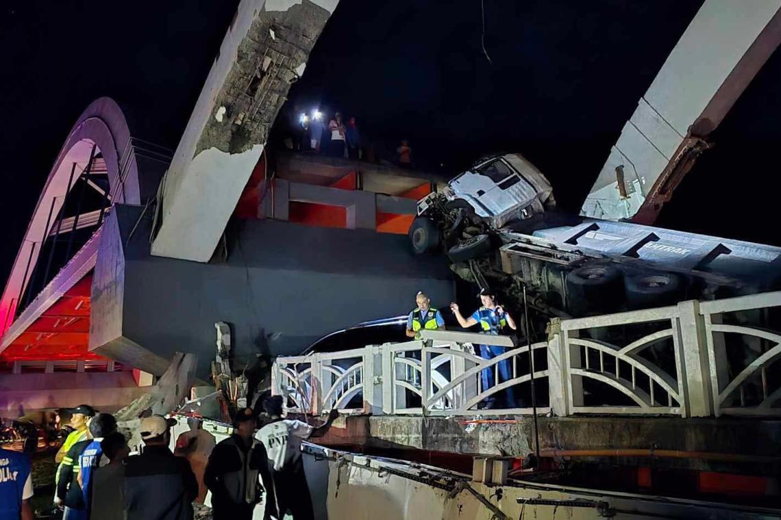 Collapse of the Cabagan–Santa Maria Bridge in Isabela, Philippi…