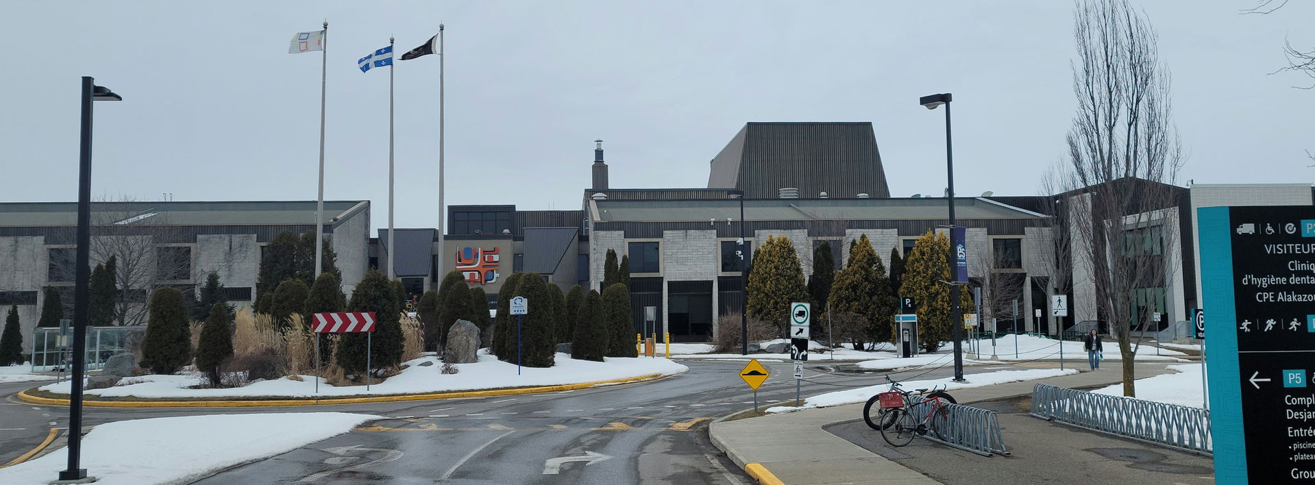 The main door of the CEGEP de Saint-Hyacinthe overlooks Avenue …