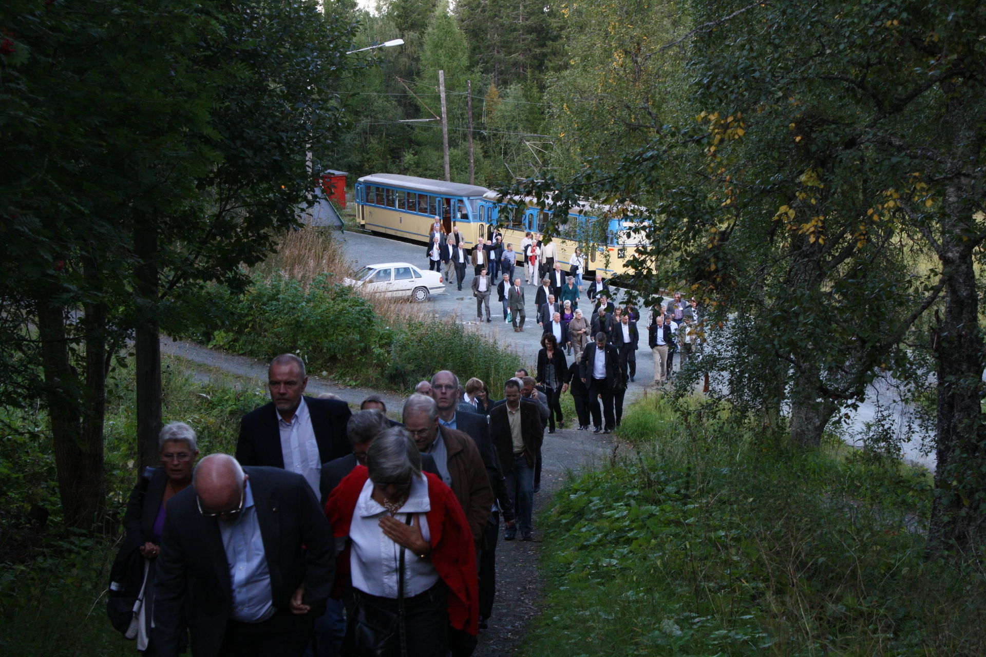 På vei fra trikken og opp til Sans &amp; Samling.