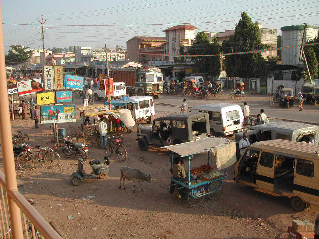 This is the busy main street of Satna, a city in northern Madhy…