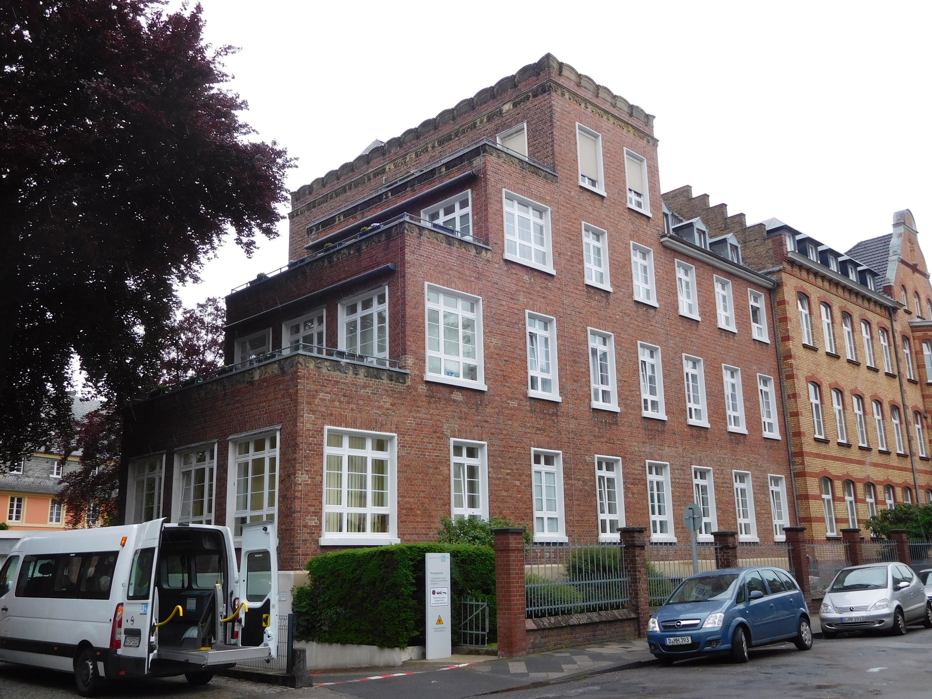 Düsseldorf - Rath, Augustakrankenhaus