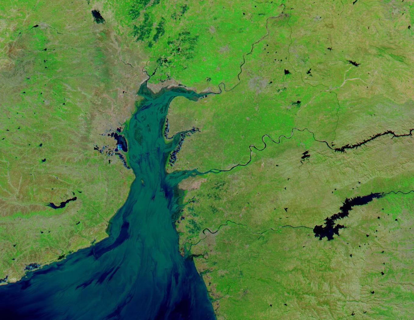 The Gulf of Khambhat is a trumpet-shaped extension of the Arabi…