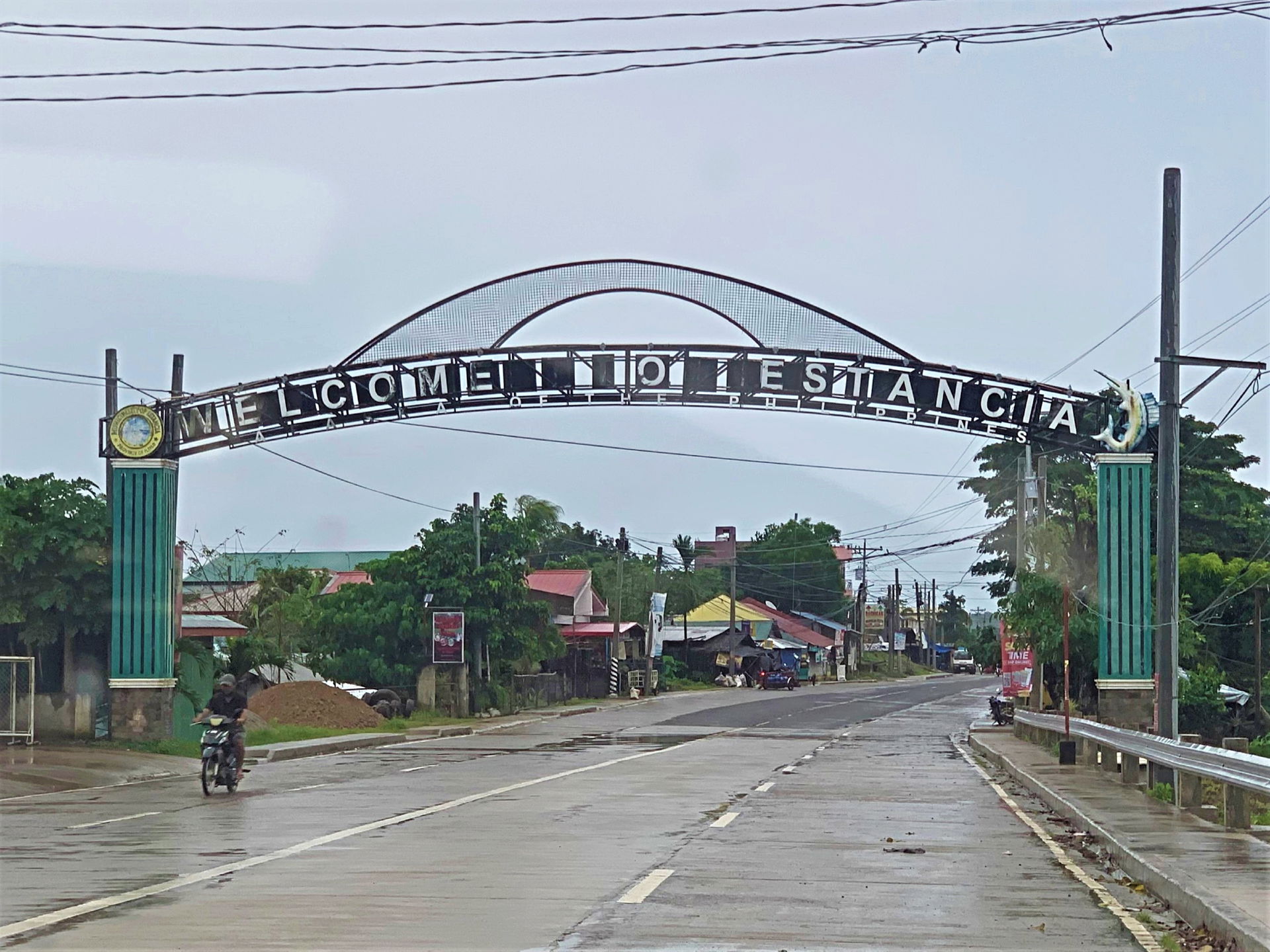 The welcome arch at the entrance to the town of  Estancia[1]  i…