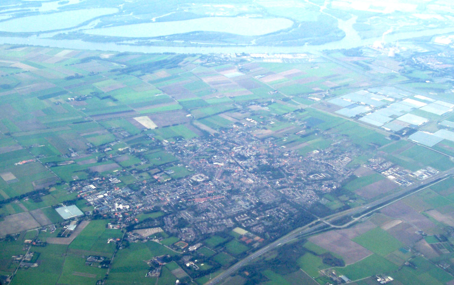 nl:Categorie:Luchtfoto
(Original text: Luchfoto van Made)
