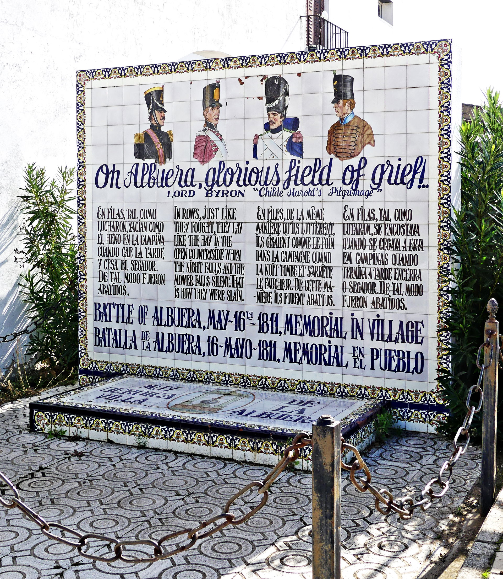 Murals of azulejos designed by Julio Cienfuegos Linares (1920-1…