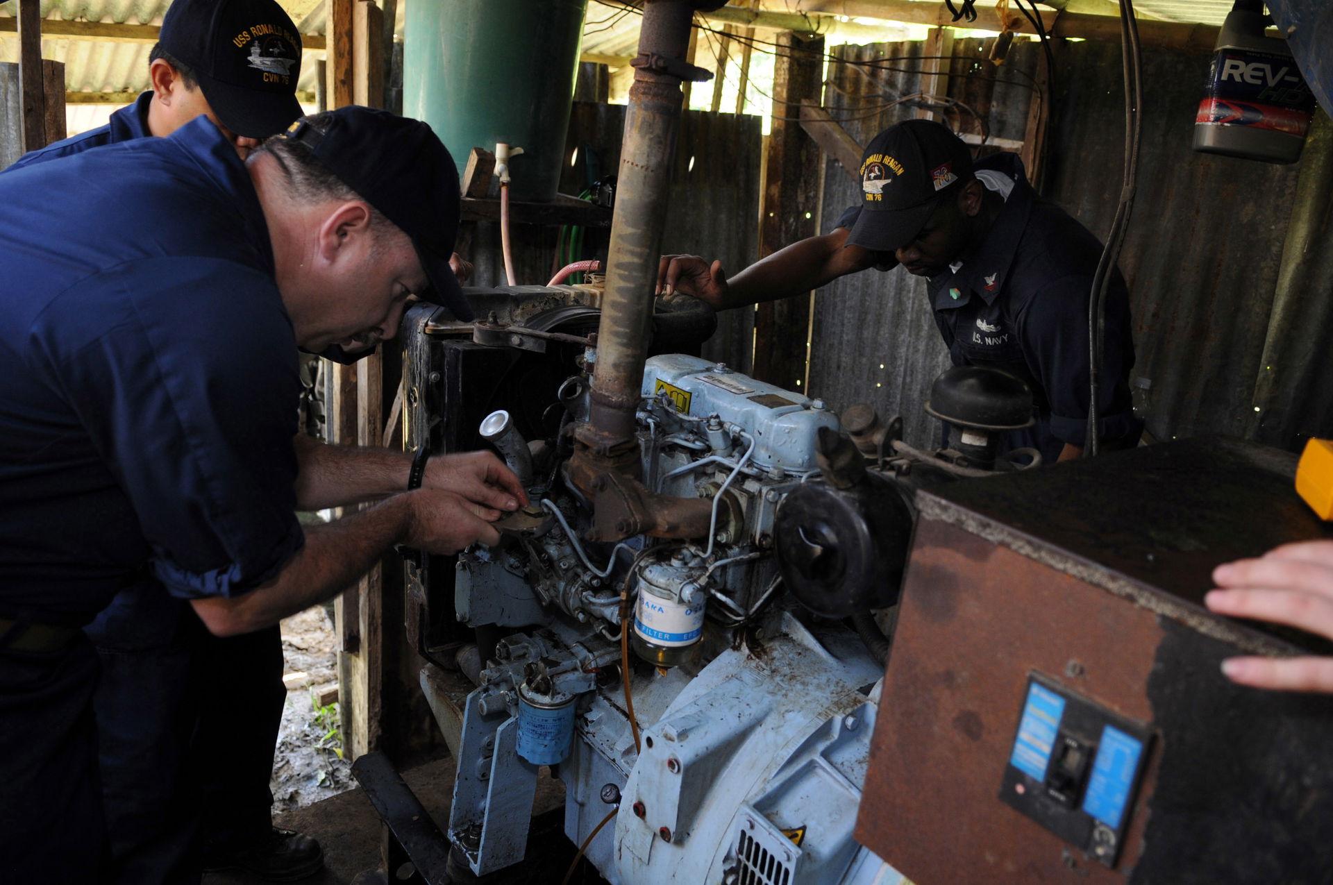 ILOILO, Philippines (June 27, 2008) Master Chief Engineman Jose…