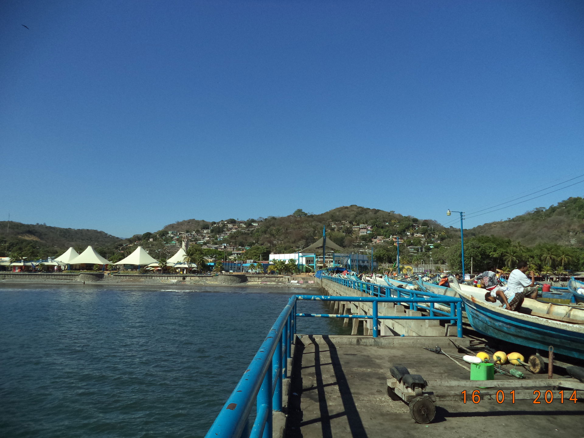 Visto desde el muelle en el Malecón del Puerto de La Libertad