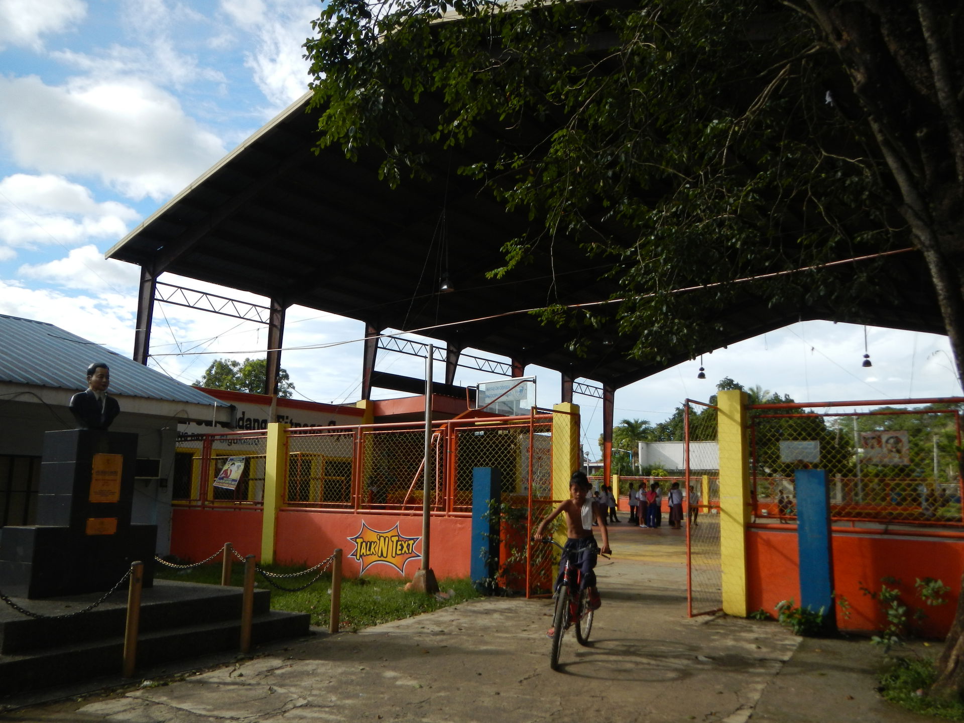 Upload Wizard photo-views of the  - "Asenso ng Bayan Sigurado" …