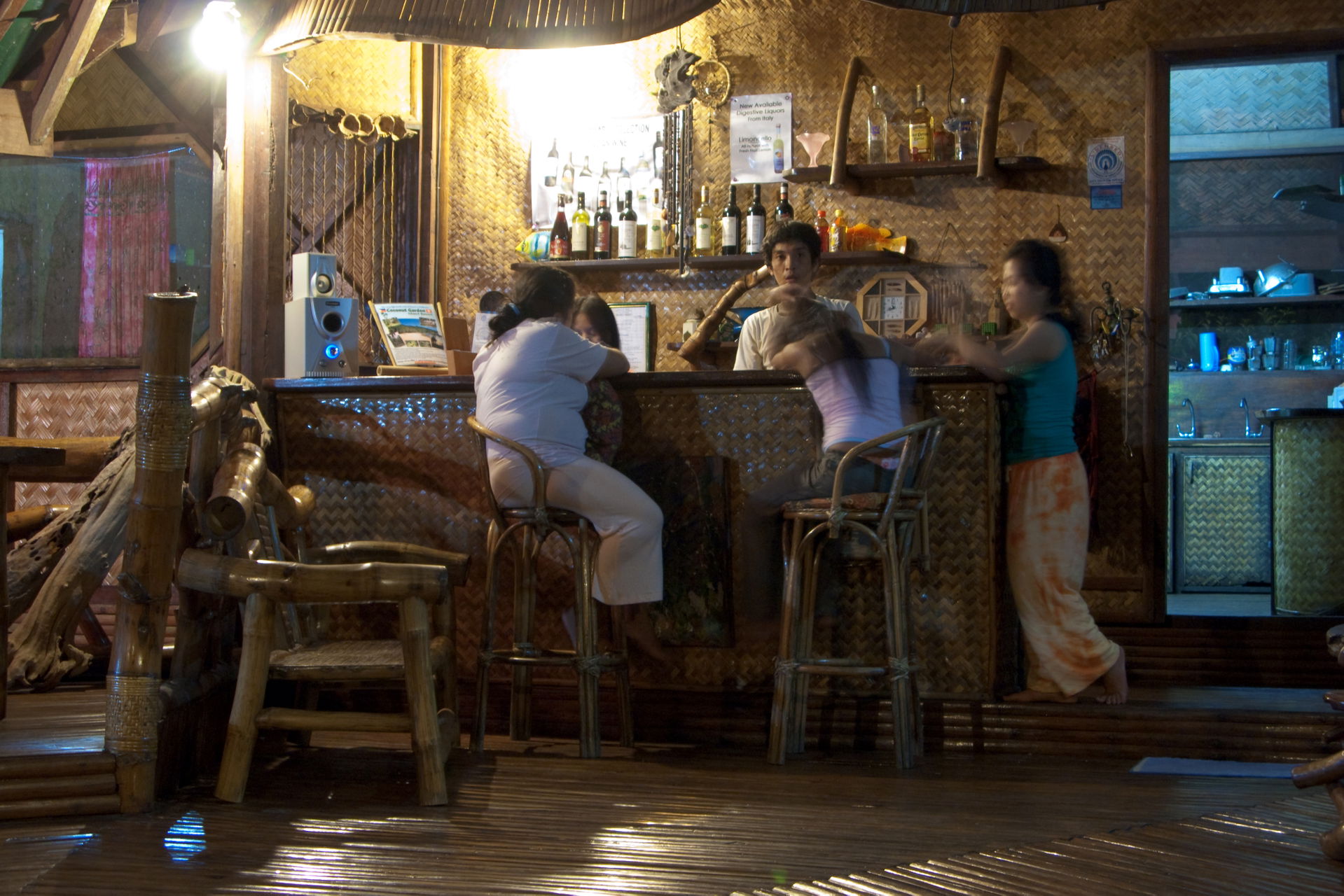 Beach bar at night. 4 sec. exposure. Sabang, Palawan, Philippin…