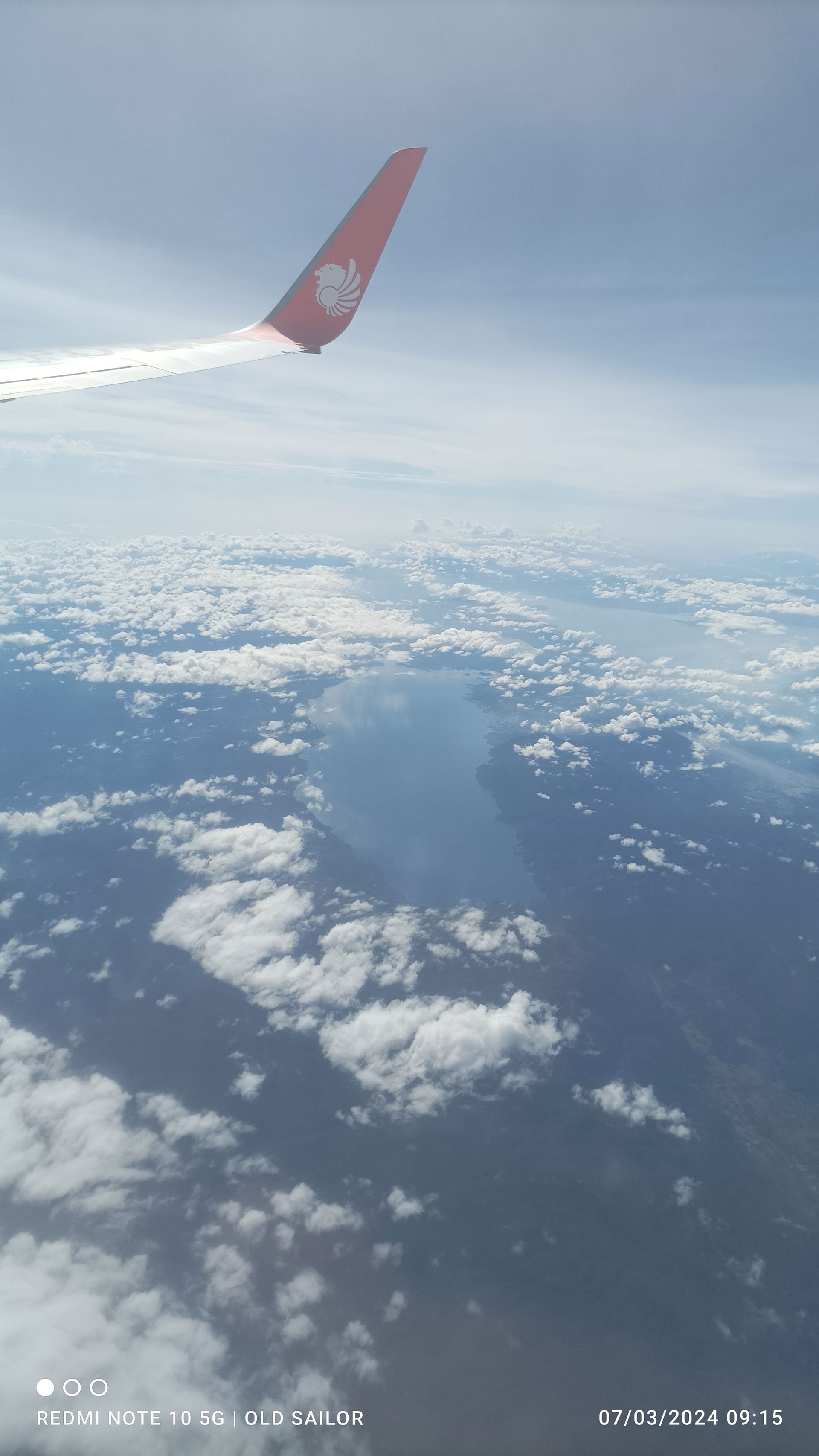 Danau Matano dan Danau Towuti, di Sulawesi Selatan dilihat dari…