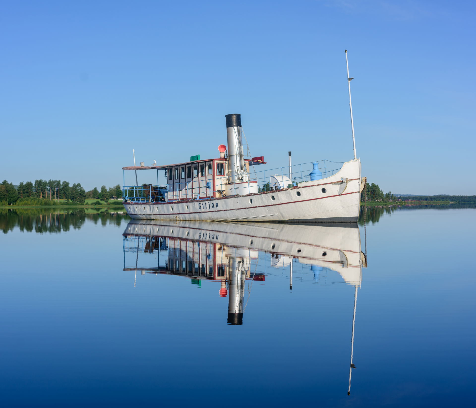 Historic steam ship Siljan (1868).