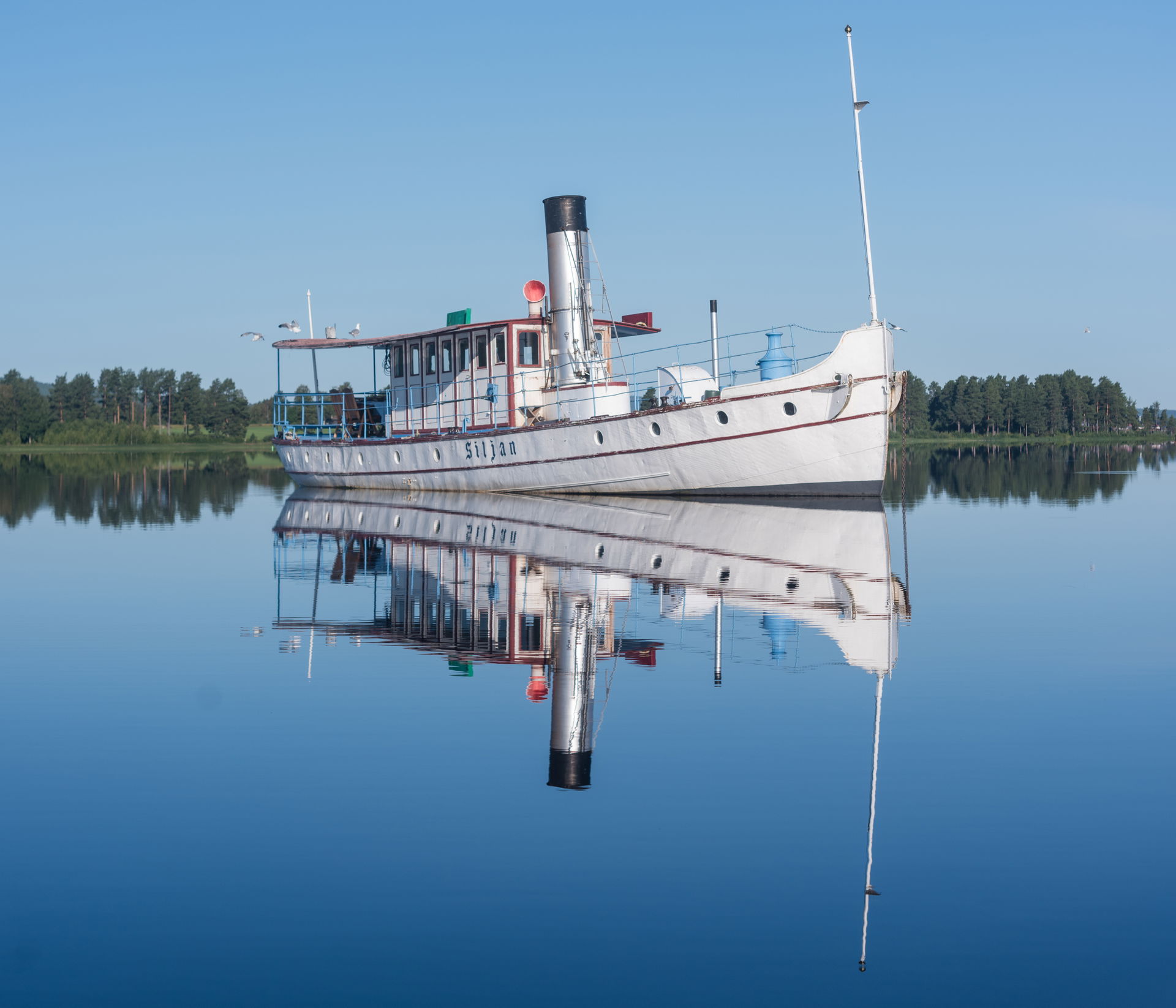 Historic steam ship Siljan (1868).