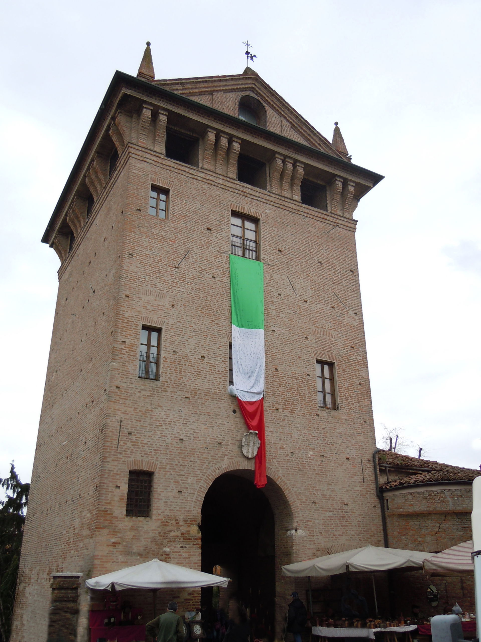 Gonzaga, torre quattrocentesca dell'ex castello.