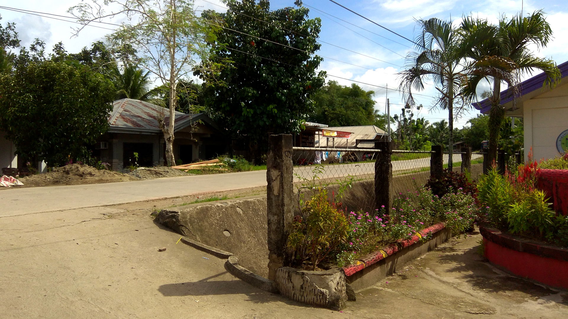 The photo depicts the view of the road between Siay and Payao i…