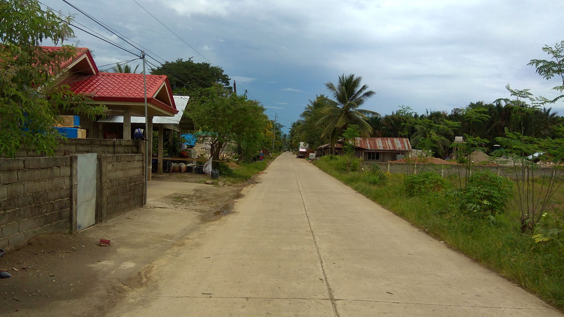 The photo depicts the view of the road between Siay and Payao i…