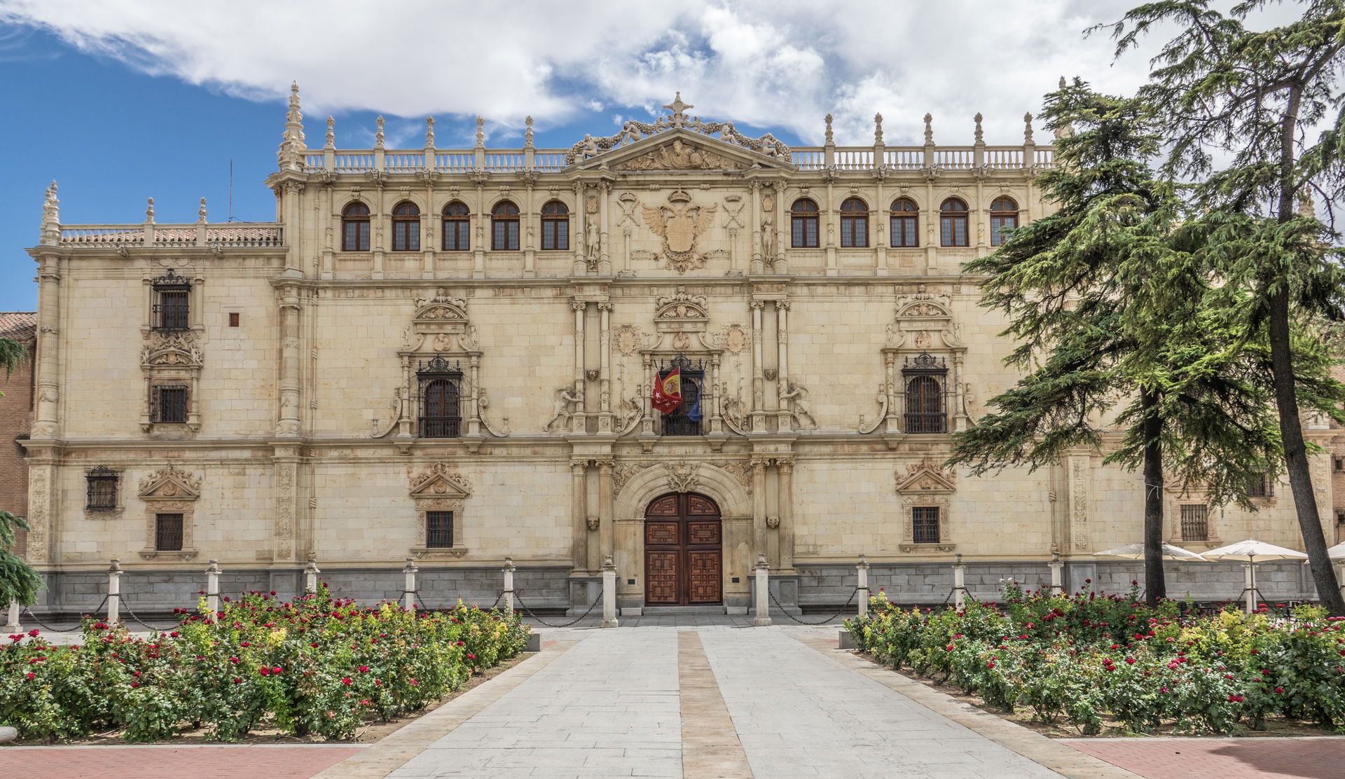 The plateresque facade (R. Gil de Hontañón, 1543) is the most r…