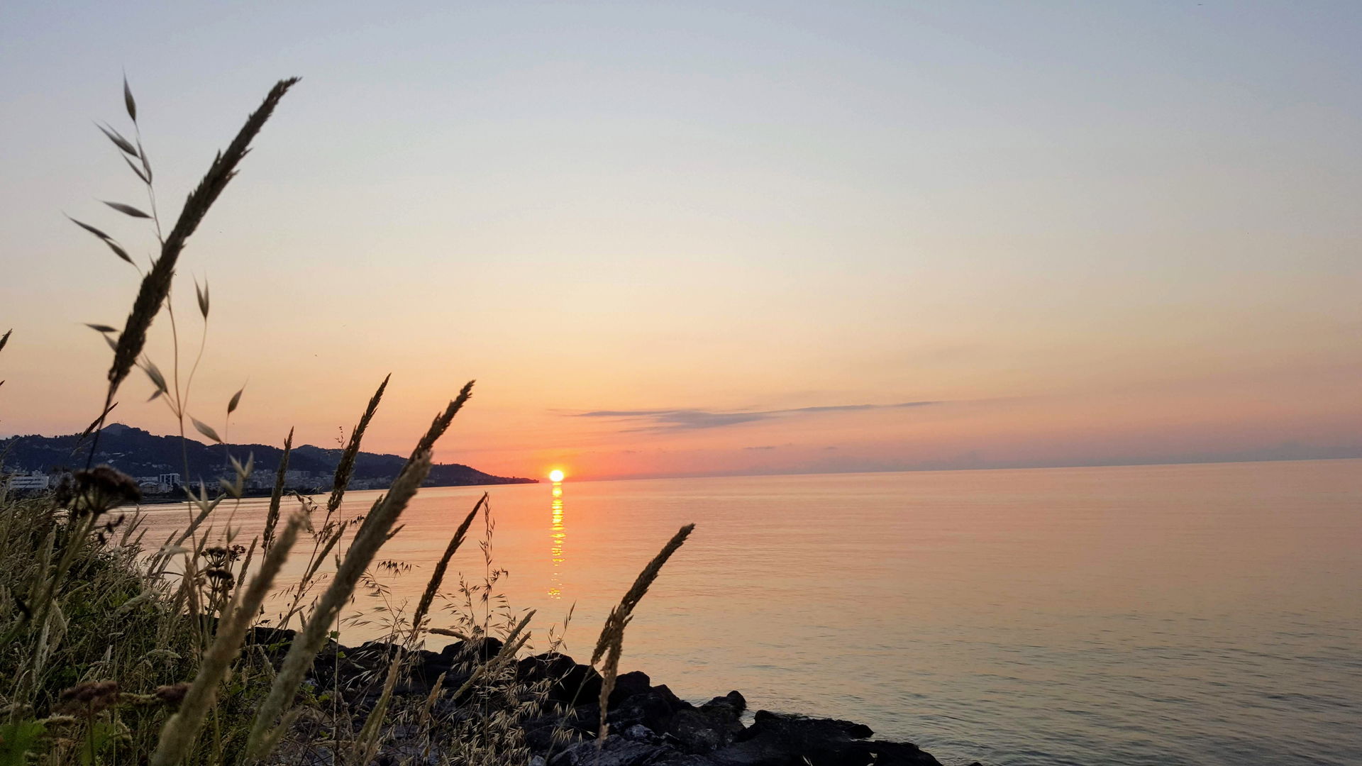 Sunset view towards the Black Sea on the coast of Giresun provi…
