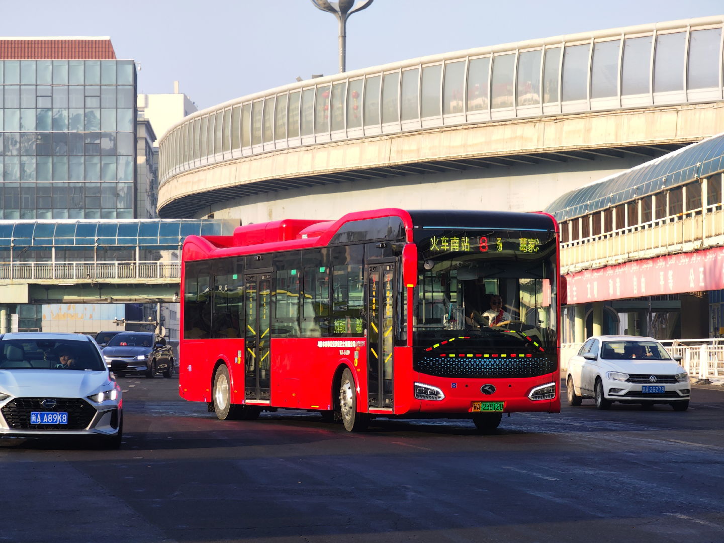 新购入的乌鲁木齐8路公交车