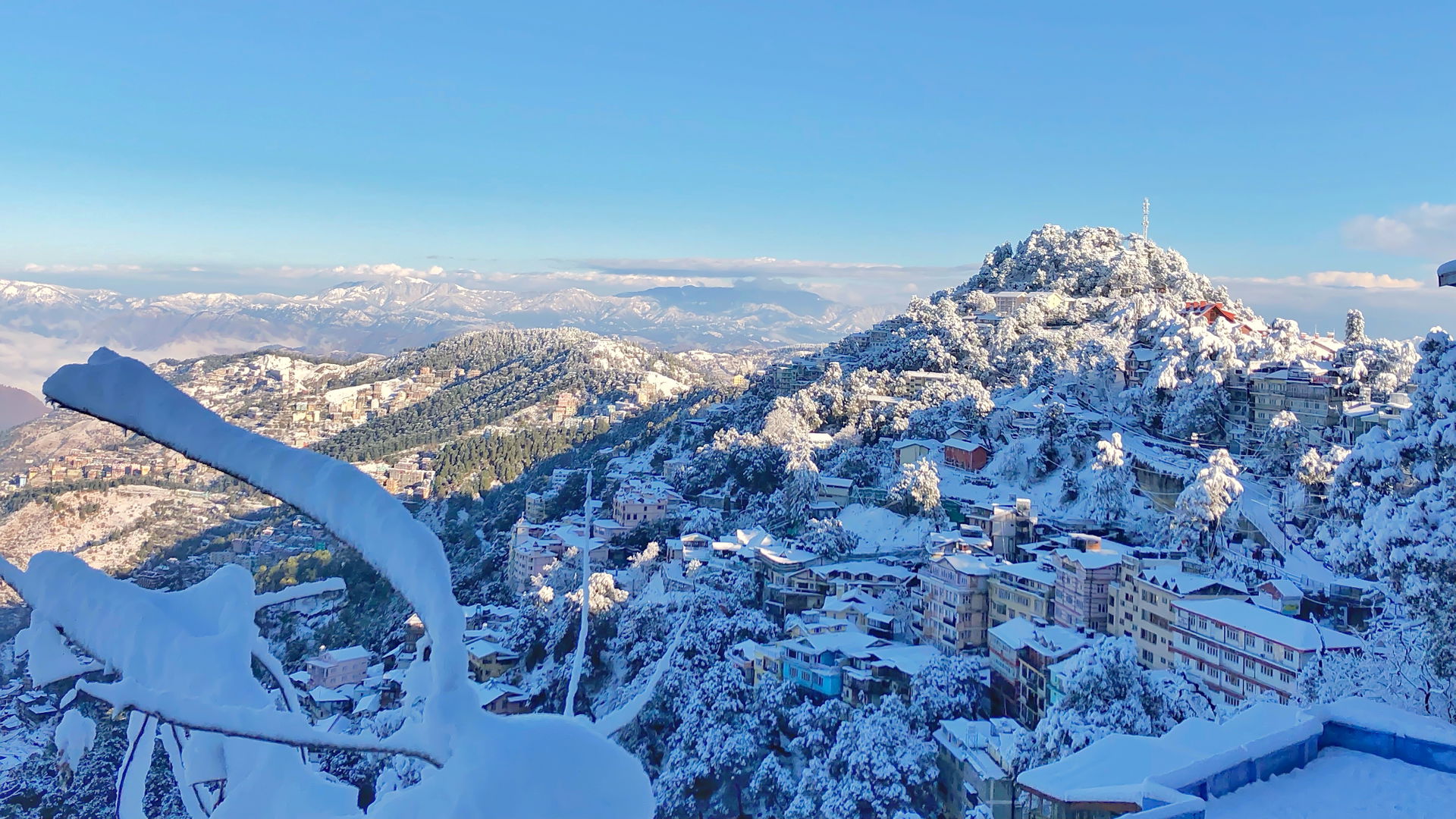 View of Longwood neighbourhood of Shimla after two nights of sn…