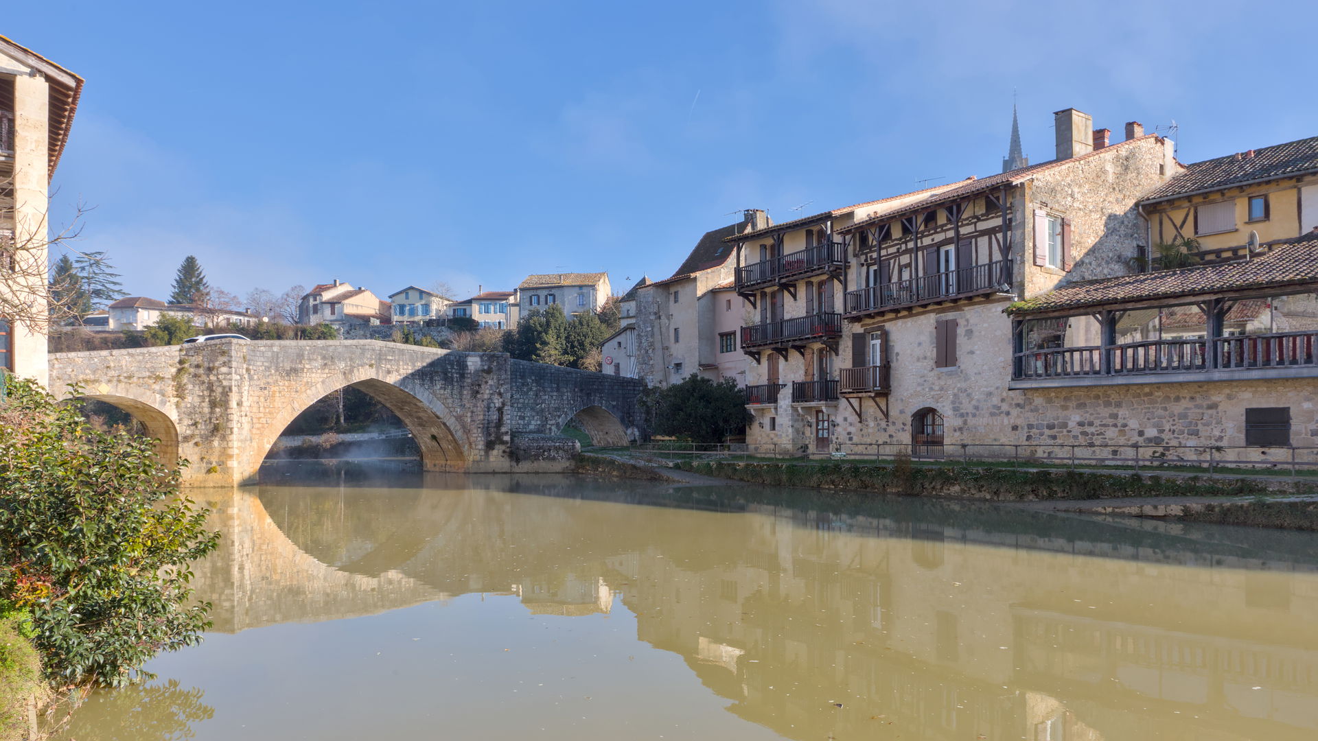 Nérac (Lot-et-Garonne, France) - The Esat borough, the Old Brid…