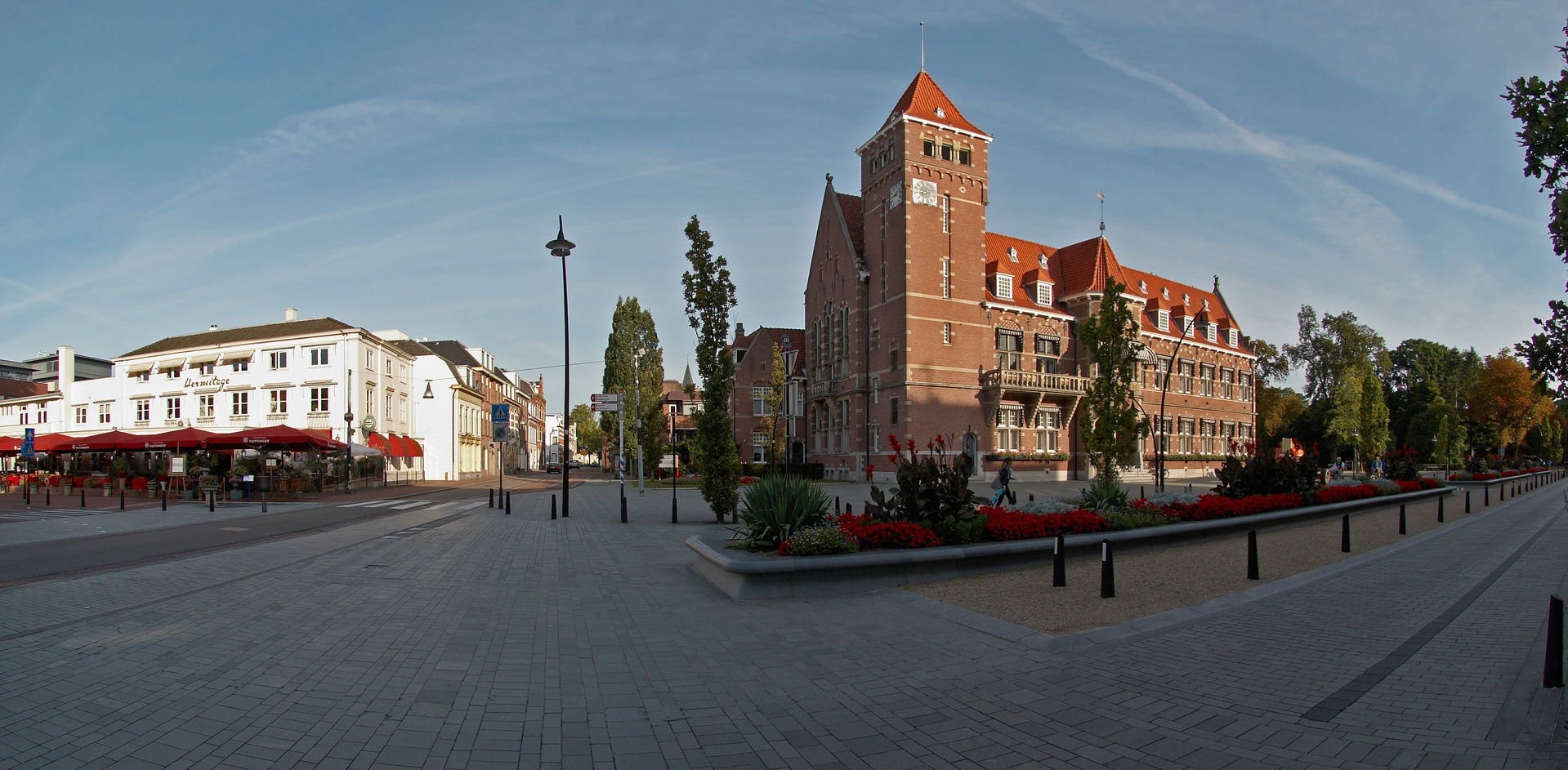 On the right the townhall, on the left restaurant Hermitage in …