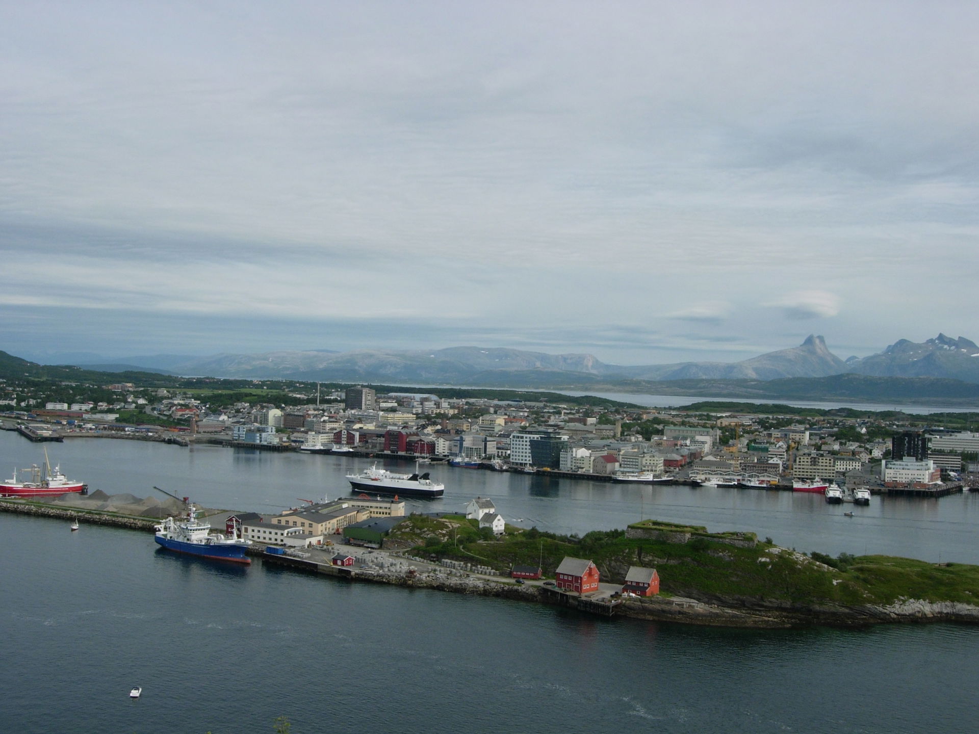 Bodø in july 2006, picture taken from Lille Hjartøya with Nyhol…