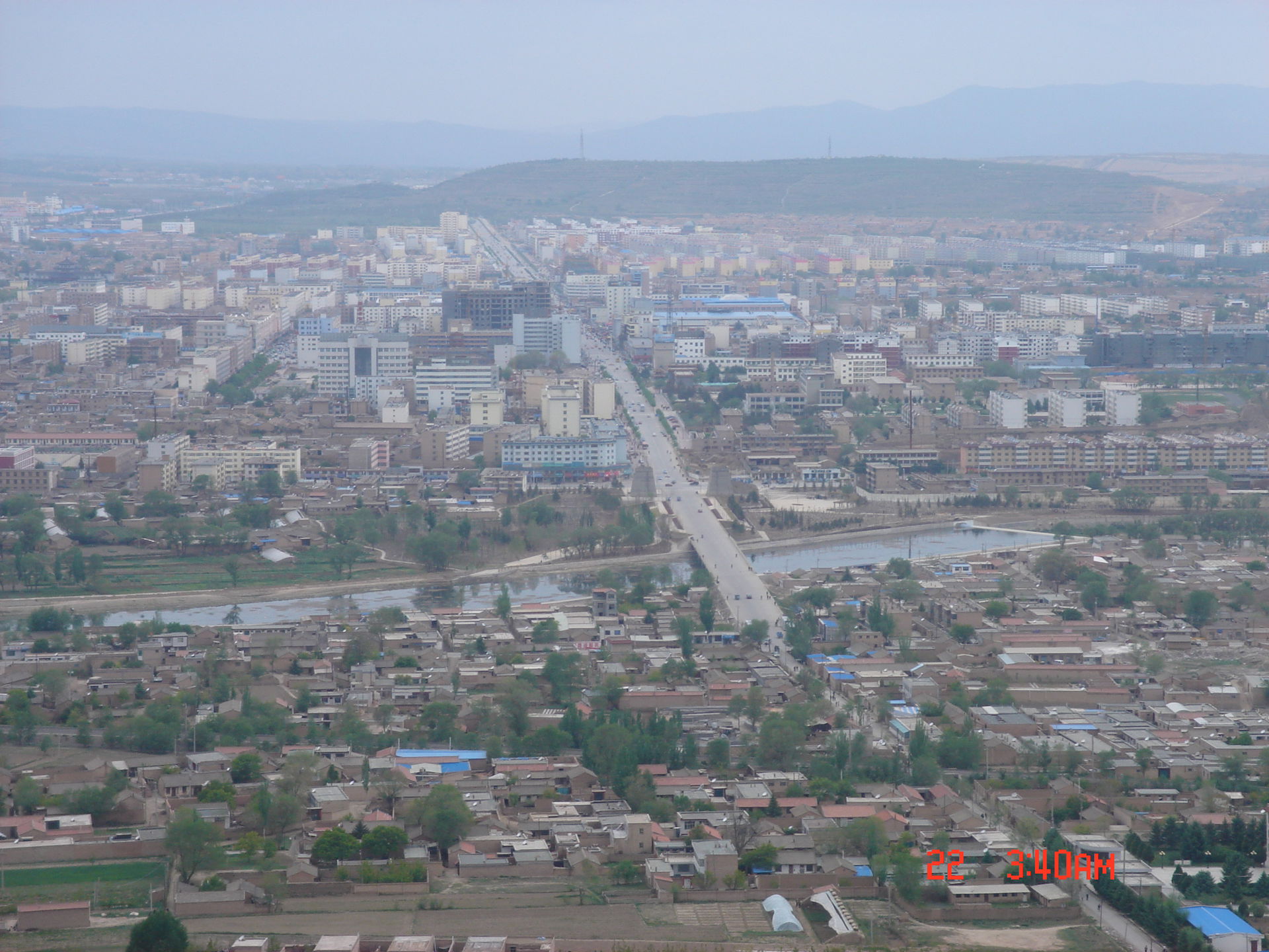 固原市区东山俯瞰文化路