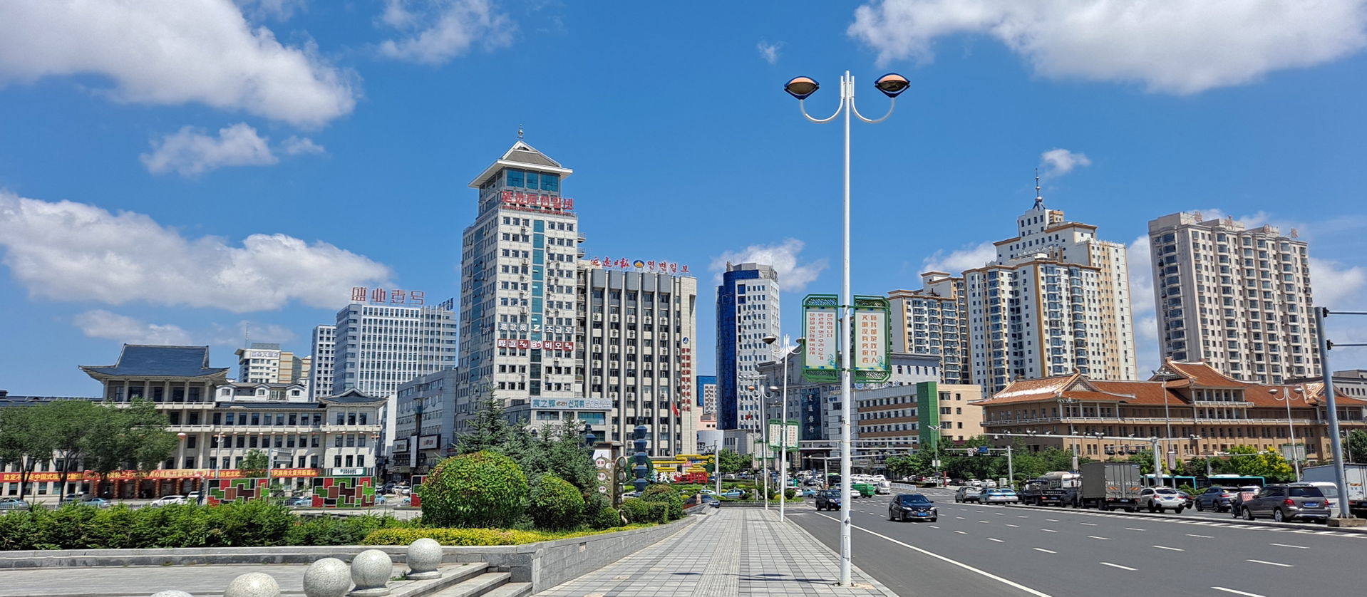 Cropped from File:Yanji, China.jpg by User:E2568