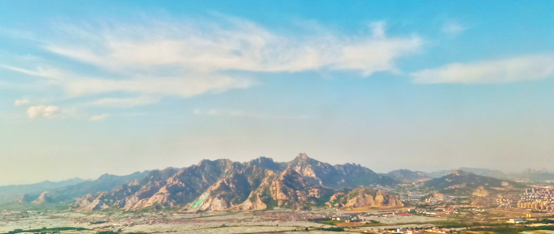 喺秦皇島上空睇燕山嗰邊
