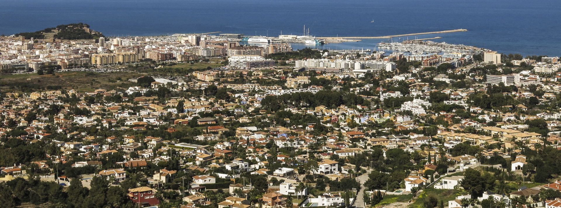 Dénia és una ciutat del País Valencià, capital de la comarca de…