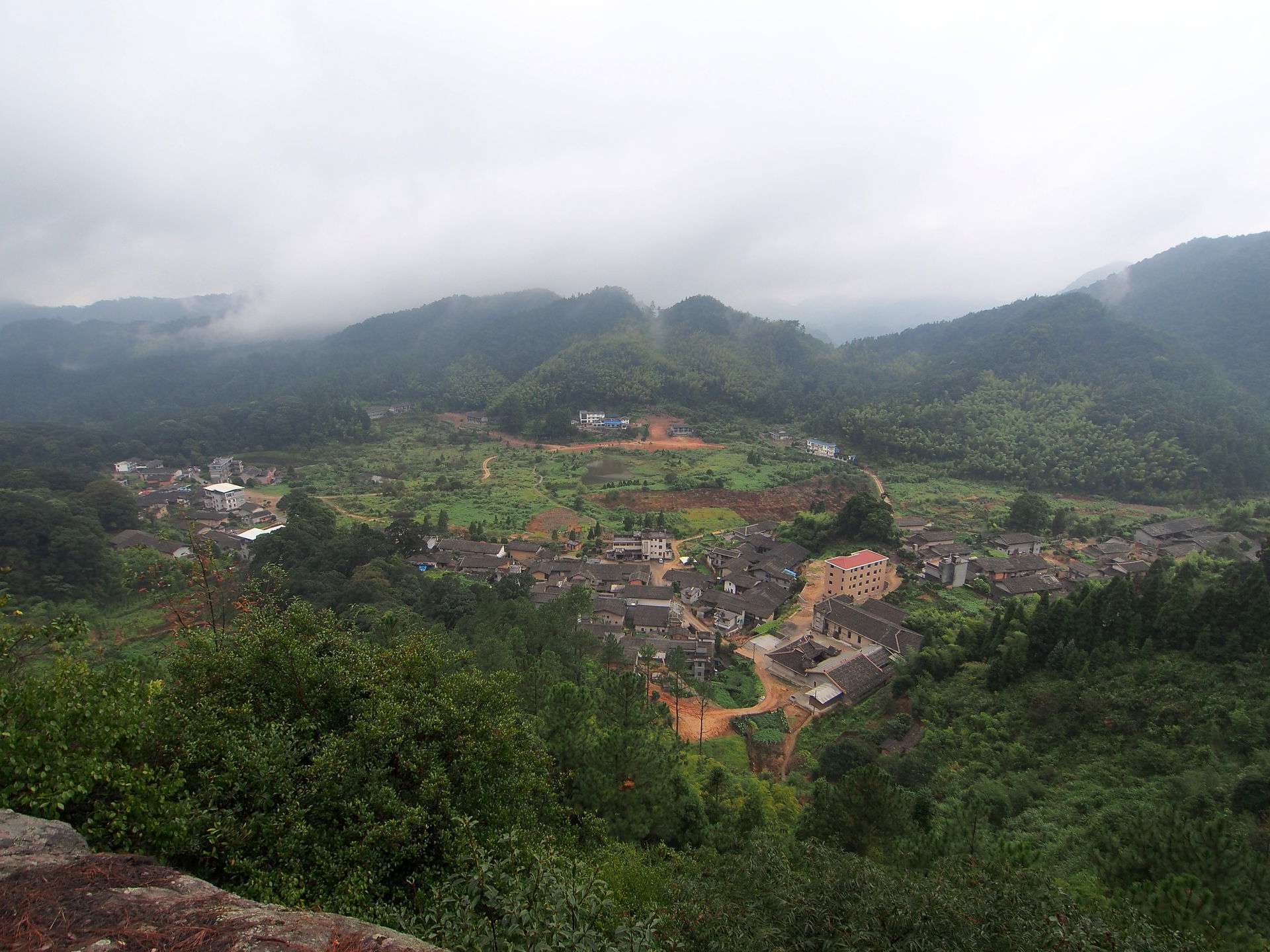 状元帽上俯视双峰村 - Overlook of Shuangfeng Village - 2013.09