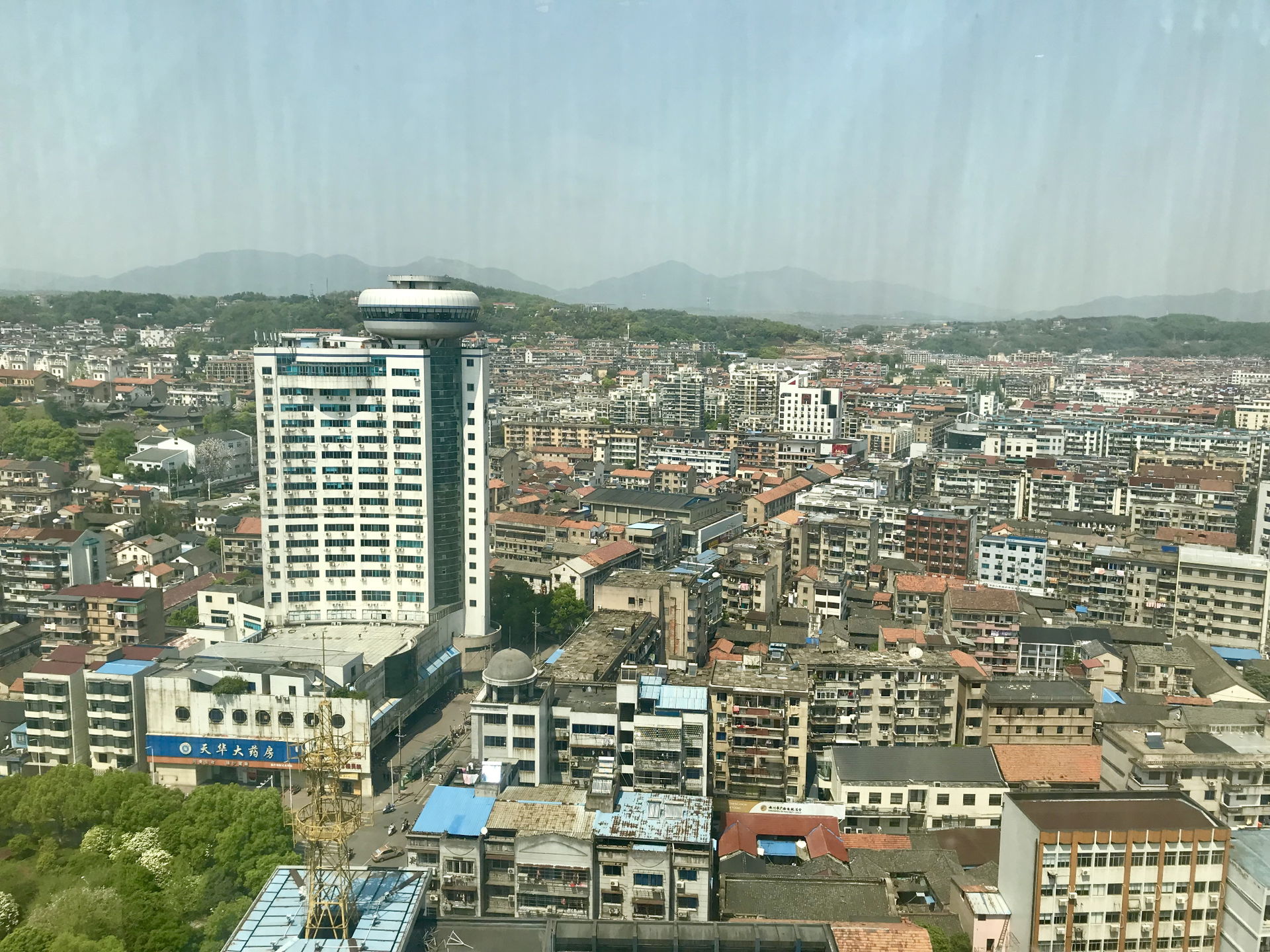 从嵊州市国际大酒店拍摄的嵊州市远景