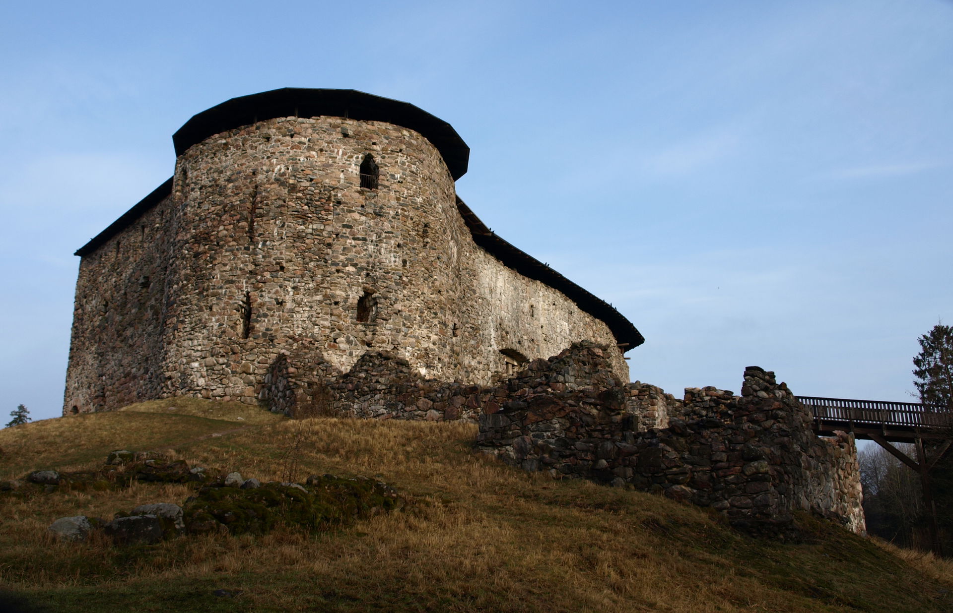 Die Burgruine Raseborg bei Snappertuna (Südfinnland)